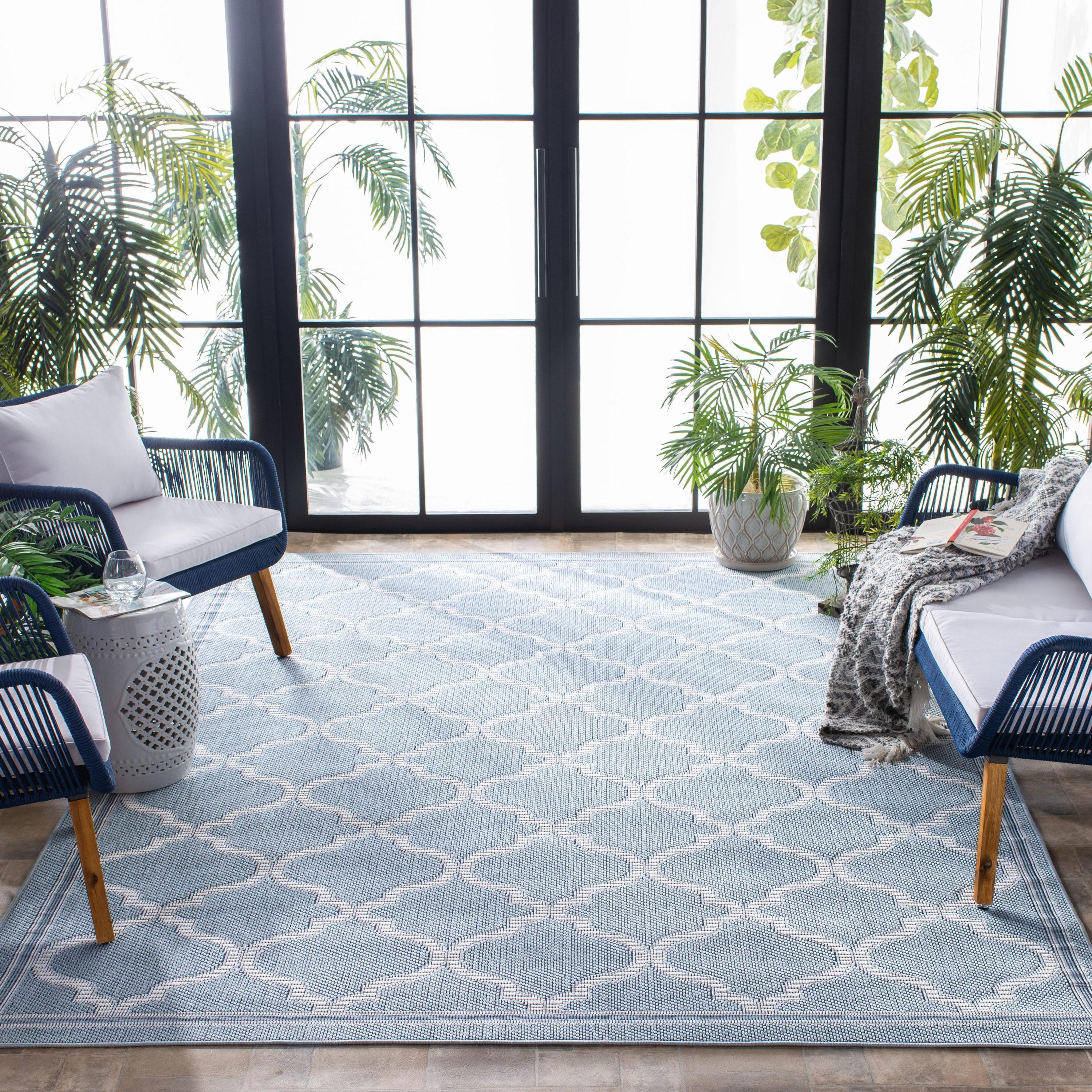 SAFAVIEH Bermuda Corie Geometric Quatrefoil Indoor/Outdoor Area Rug Light Blue/Ivory, 6'7" x 6'7" Square