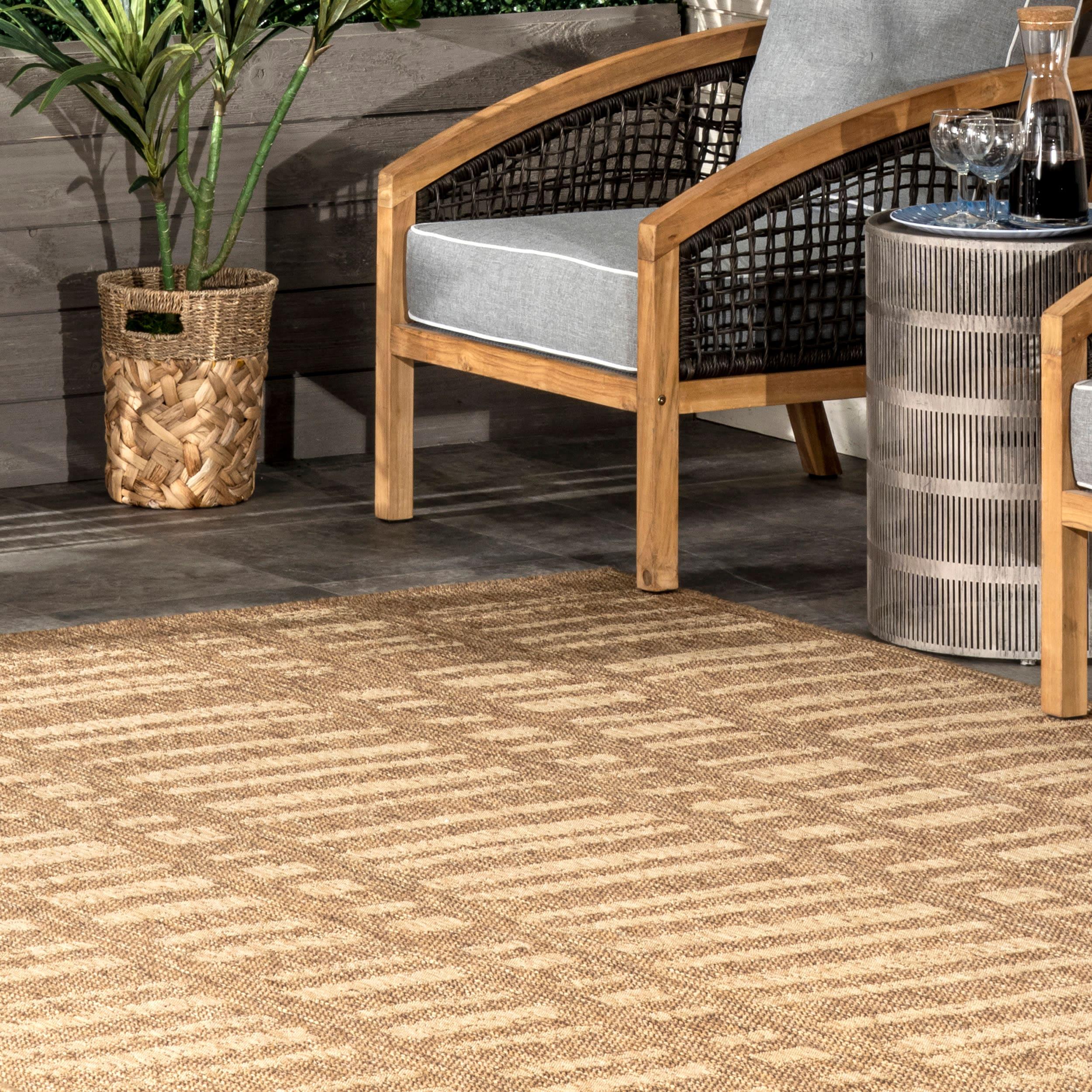 nuLOOM 4' x 6' Outdoor Performance Area Rug, Stain Resistant, Weather Resistant, High Traffic, Patio, Balcony, Outside, Marin Brown