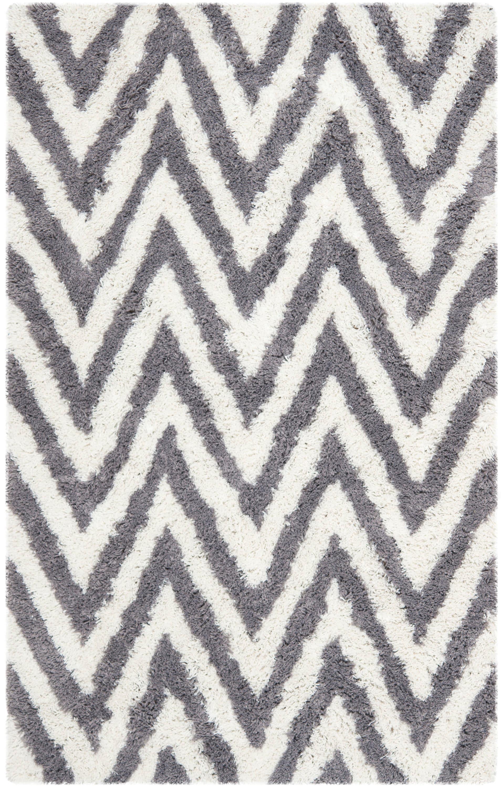 SAFAVIEH Giuseppe Chevron Shag Area Rug, Ivory/Grey, 4' x 6'