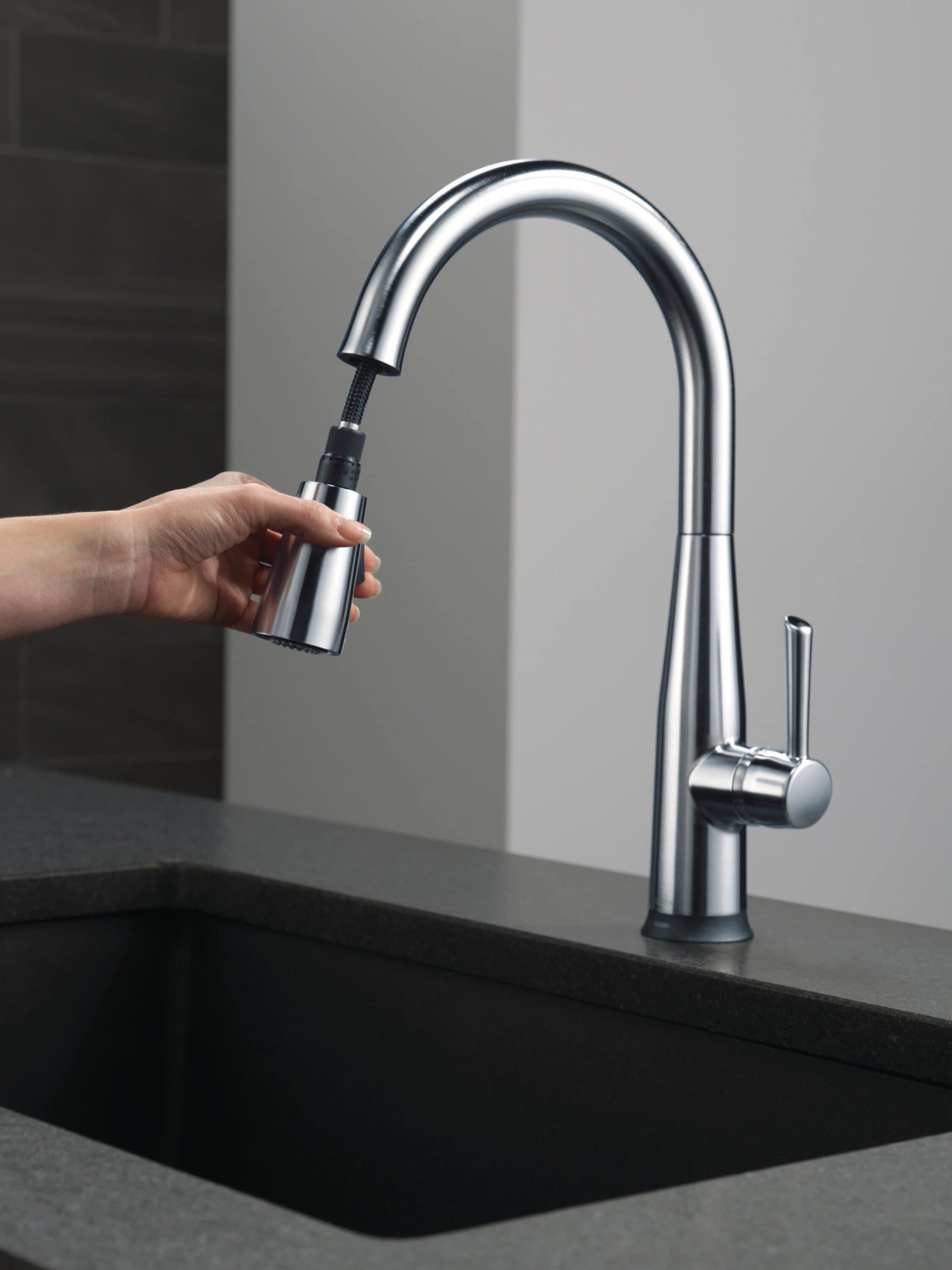 Essa Pull Down Single Handle Kitchen Faucet with MagnaTite Docking and Touch2O Technology