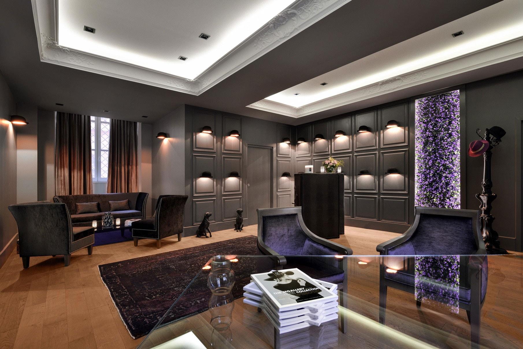 Orac Decor 7-1/4 in x 7-1/4 in x 78-3/4 in Primed White High Density Polyurethane Crown Moulding