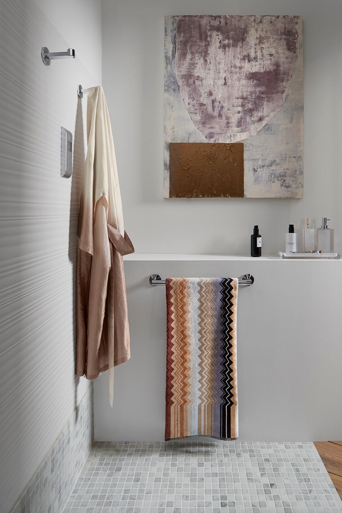 Components Towel Bar