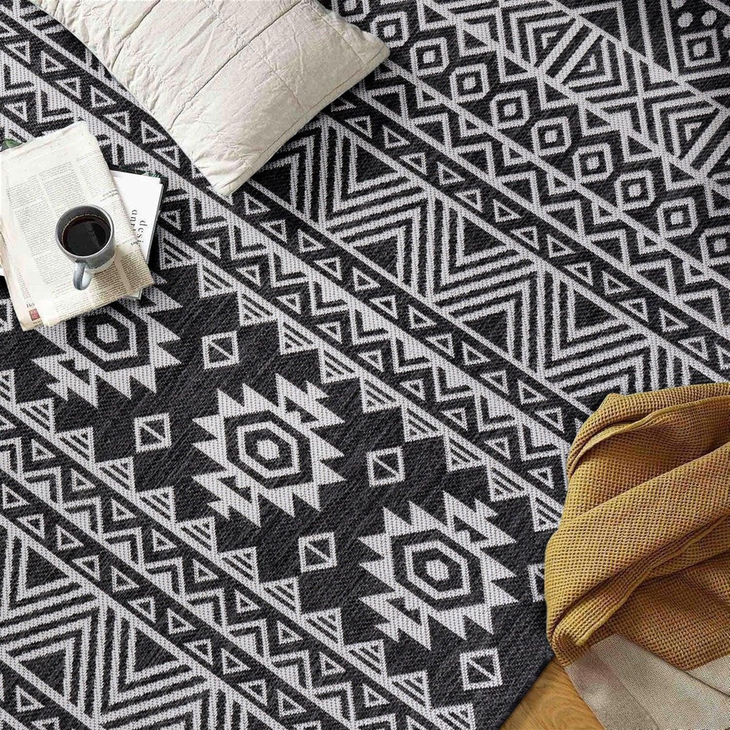 World Rug Gallery Distressed Geometric Bohemian Textured Flat Weave Indoor/Outdoor Area Rug - BLACK 5' X 7'