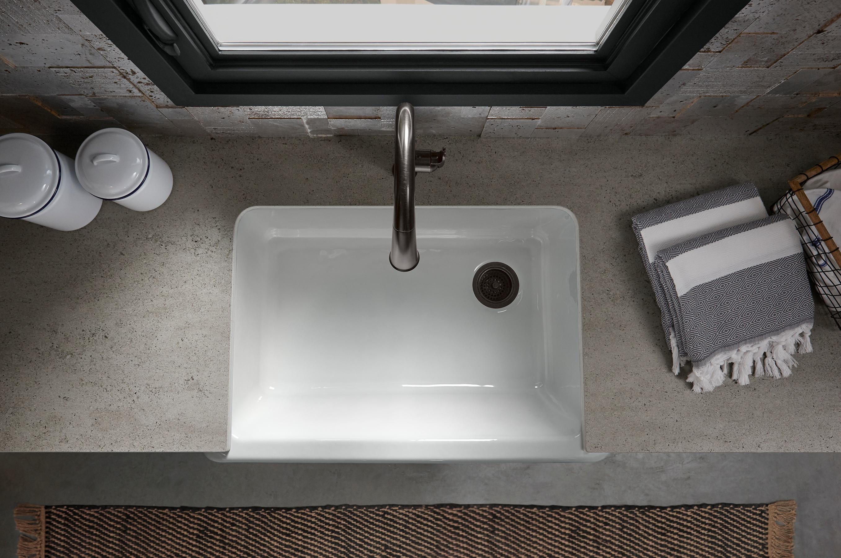 Whitehaven® 33" x 22" Self-Trimming Under-Mount Single-Bowl Kitchen Sink with Tall Apron