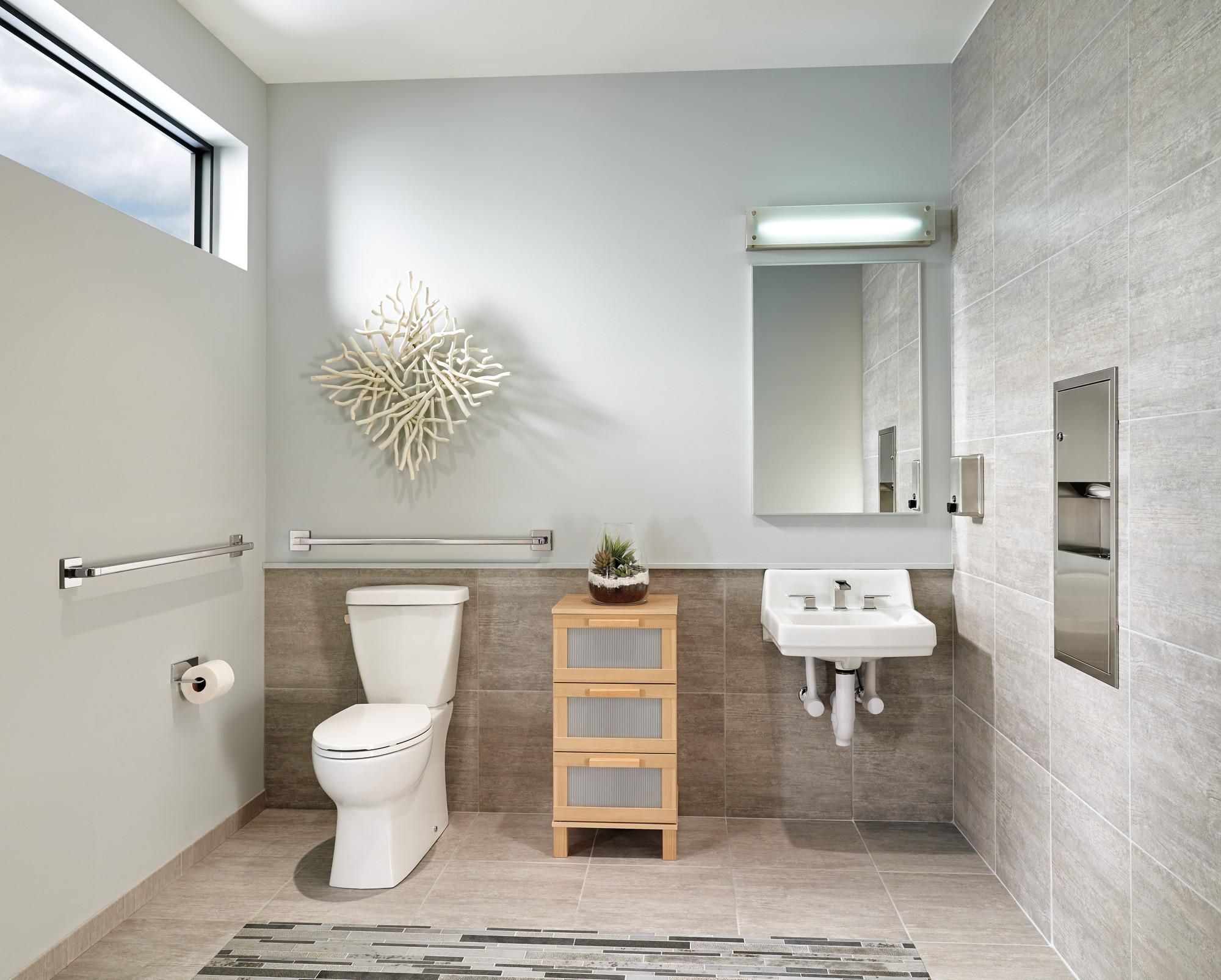 Ara Widespread Bathroom Faucet with Drain Assembly and DIAMOND Seal Technology