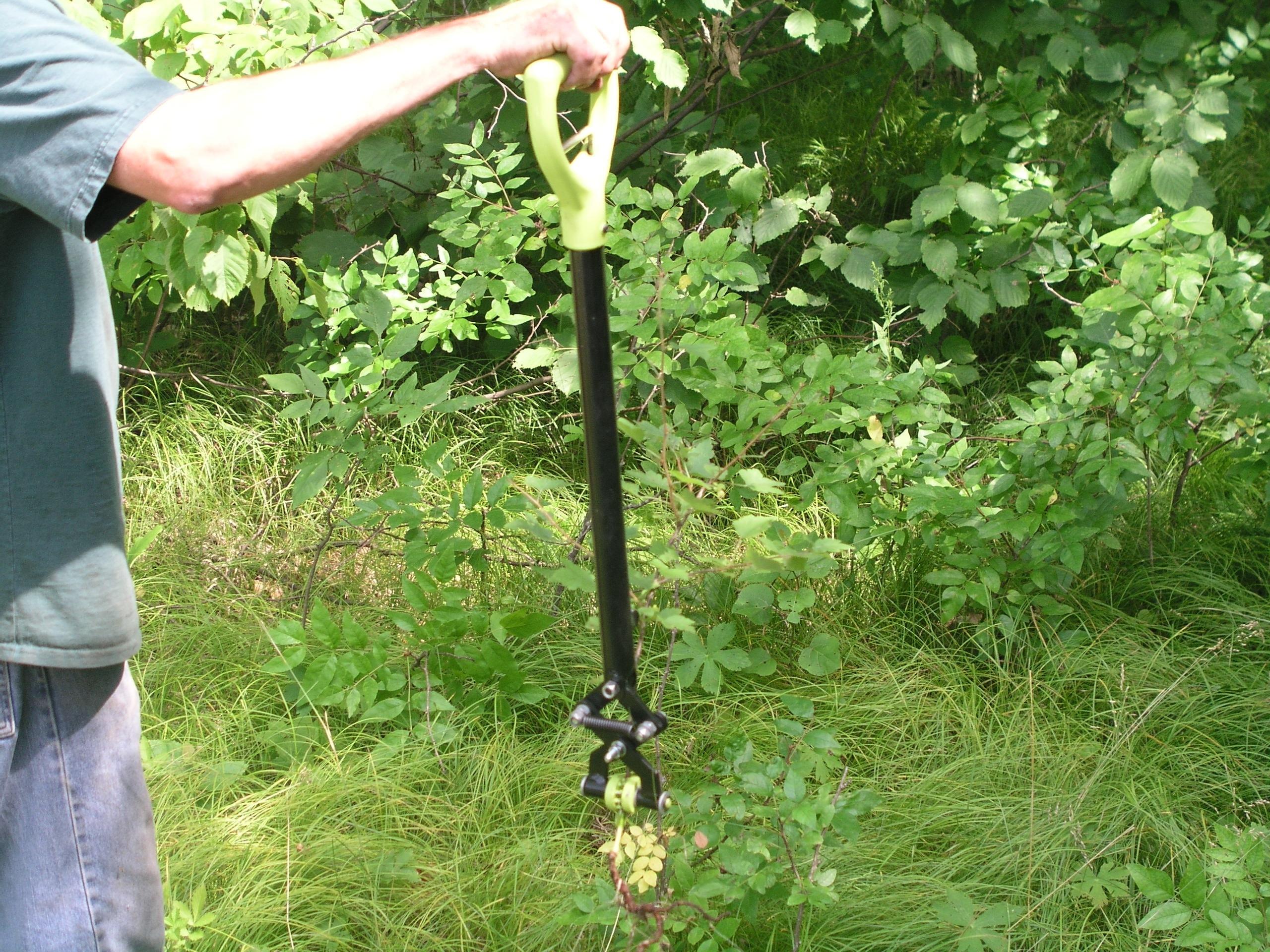 Green and Black Steel Adjustable Handle Tiller
