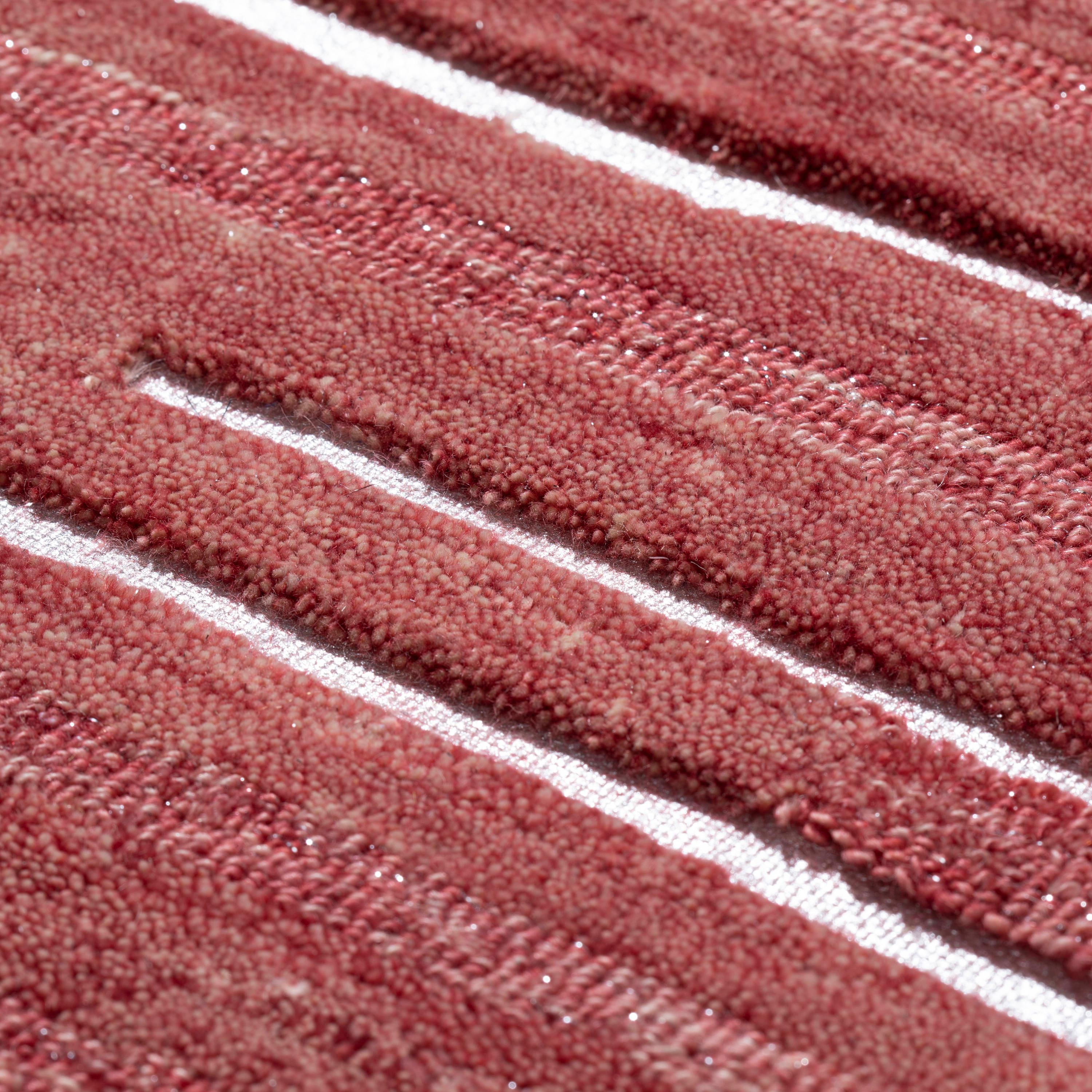Addison Rugs Addison Dazzle Modern Hand Spun Wool and Metallic Area Rug Sangria 5'X7'6" 5' x 8'