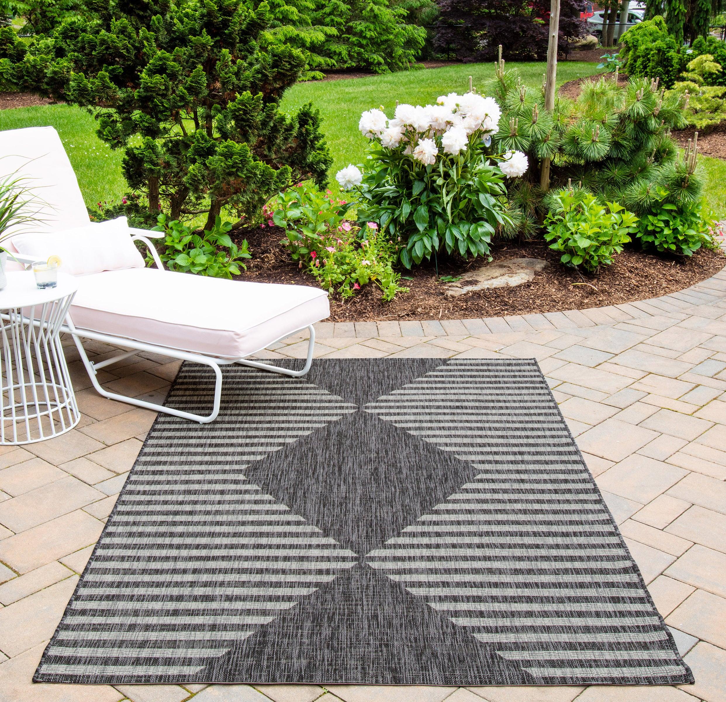 Momeni Villa Monaco Geometric Charcoal Area Rug