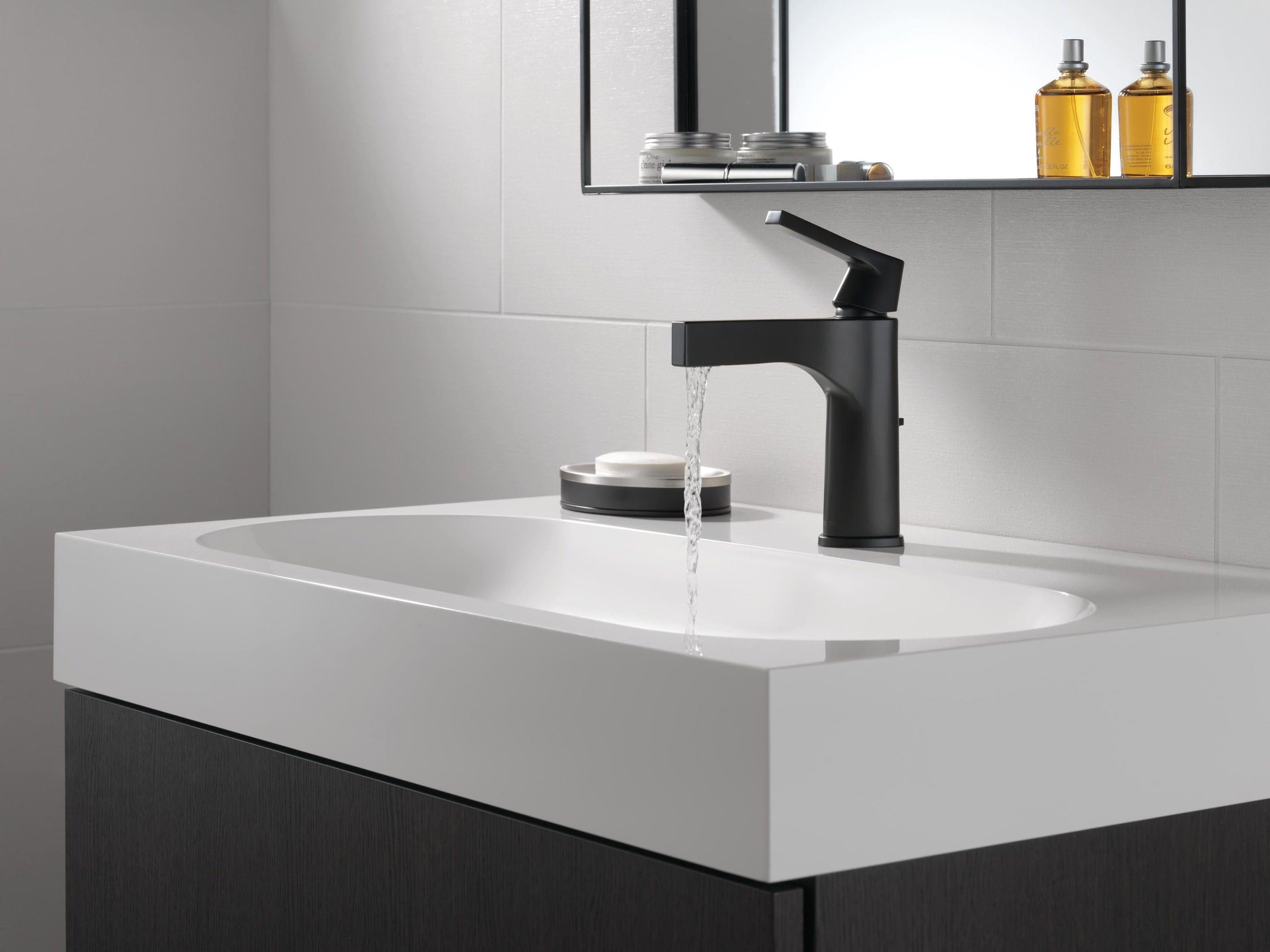 Zura Single Hole Bathroom Faucet with Drain Assembly