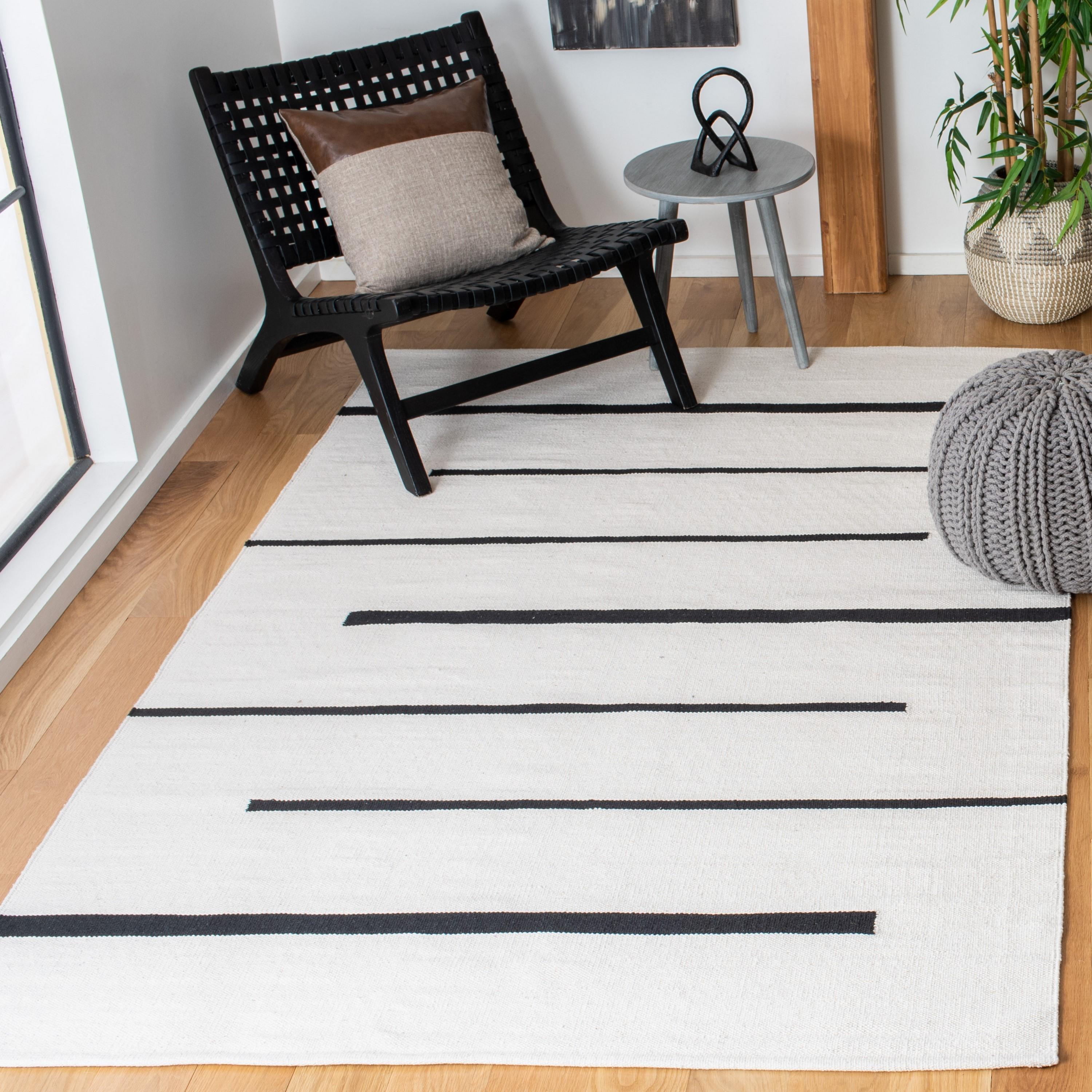 Montauk MTK311 Hand Woven Indoor Accent Rug - Ivory/Black - 2'3"x4' - Safavieh