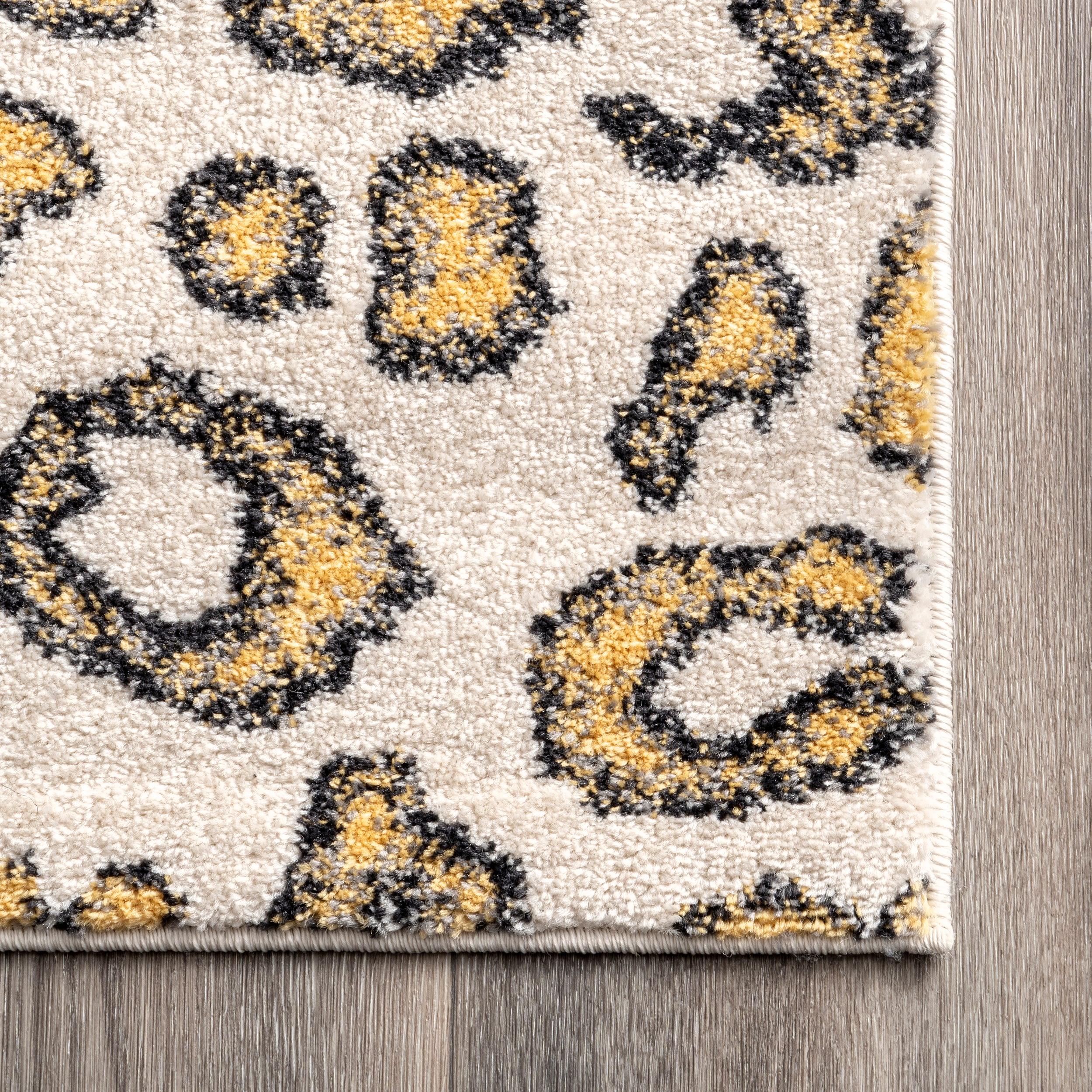Nuloom Leopard Animal 5x7 Indoor Area Rug for Living Room Bedroom Dining Room Kitchen, Beige/Ivory