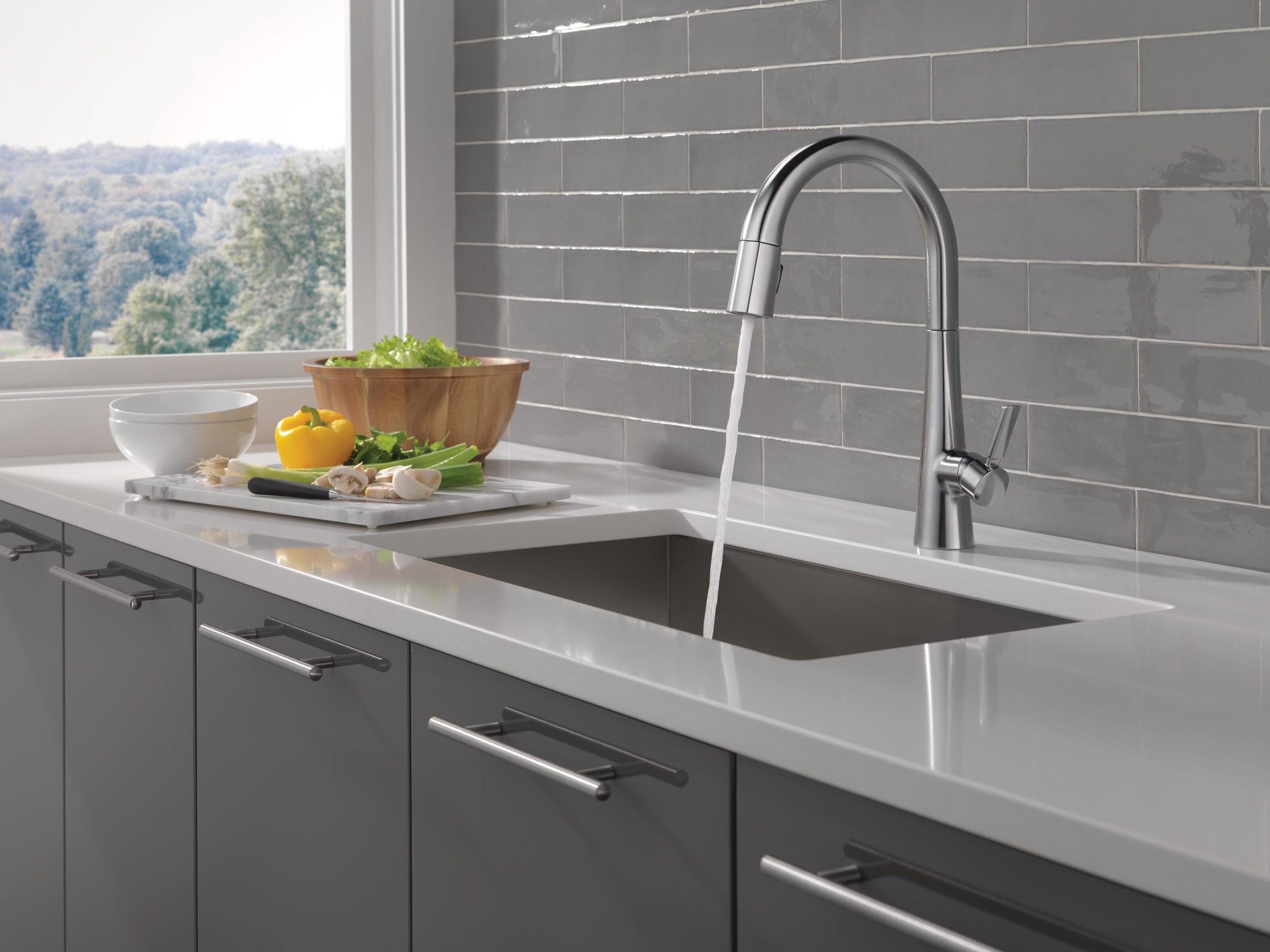 Monrovia Pull Down Single Handle Kitchen Faucet