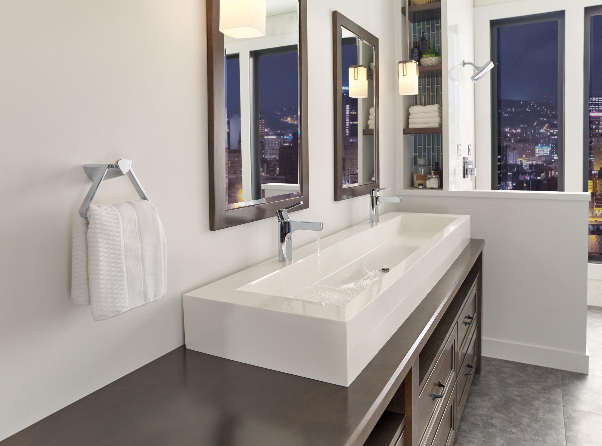 Zura Single Hole Bathroom Faucet with Drain Assembly