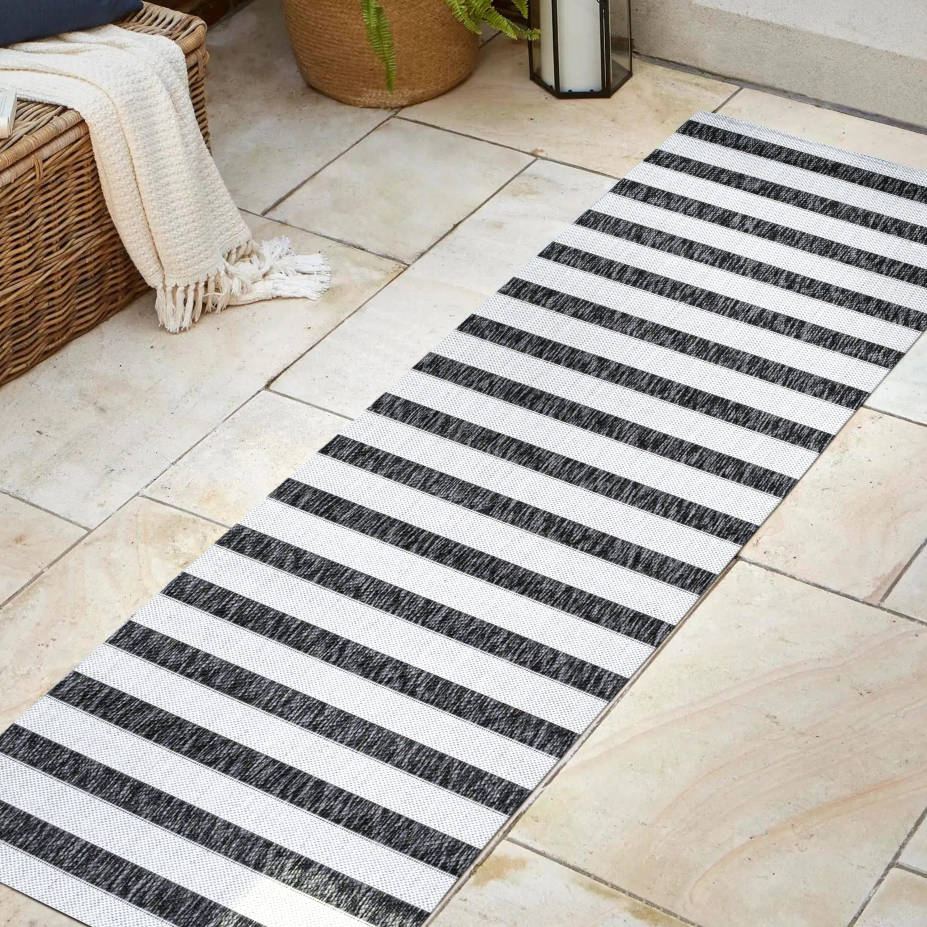 2'x8' Aveiro Wide Stripe Indoor/Outdoor Runner Rug, Black/Cream - JONATHAN Y