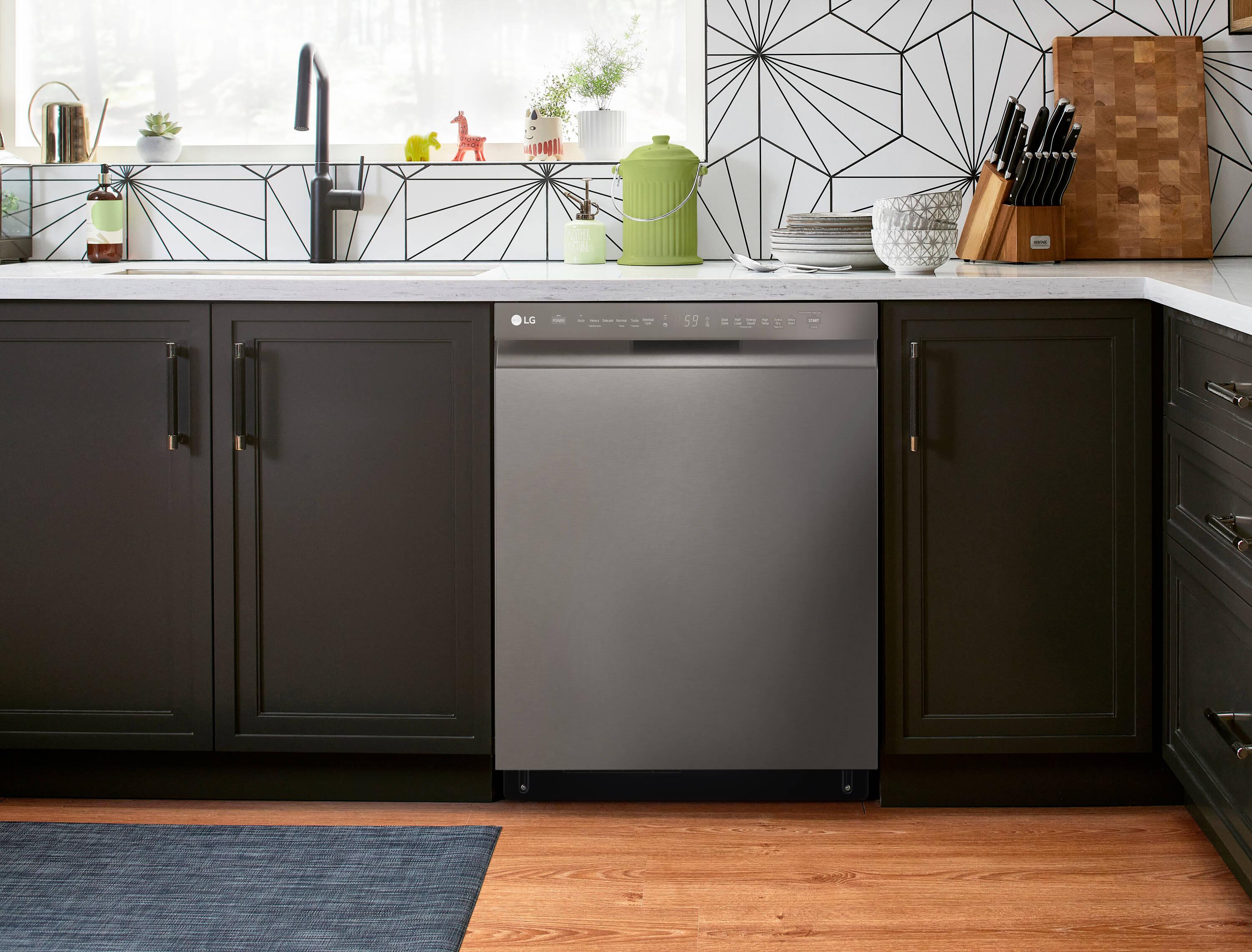 LG 24 in. PrintProof Stainless Steel Front Control Dishwasher with QuadWash, 3rd Rack & Dynamic Dry, 48 dBA