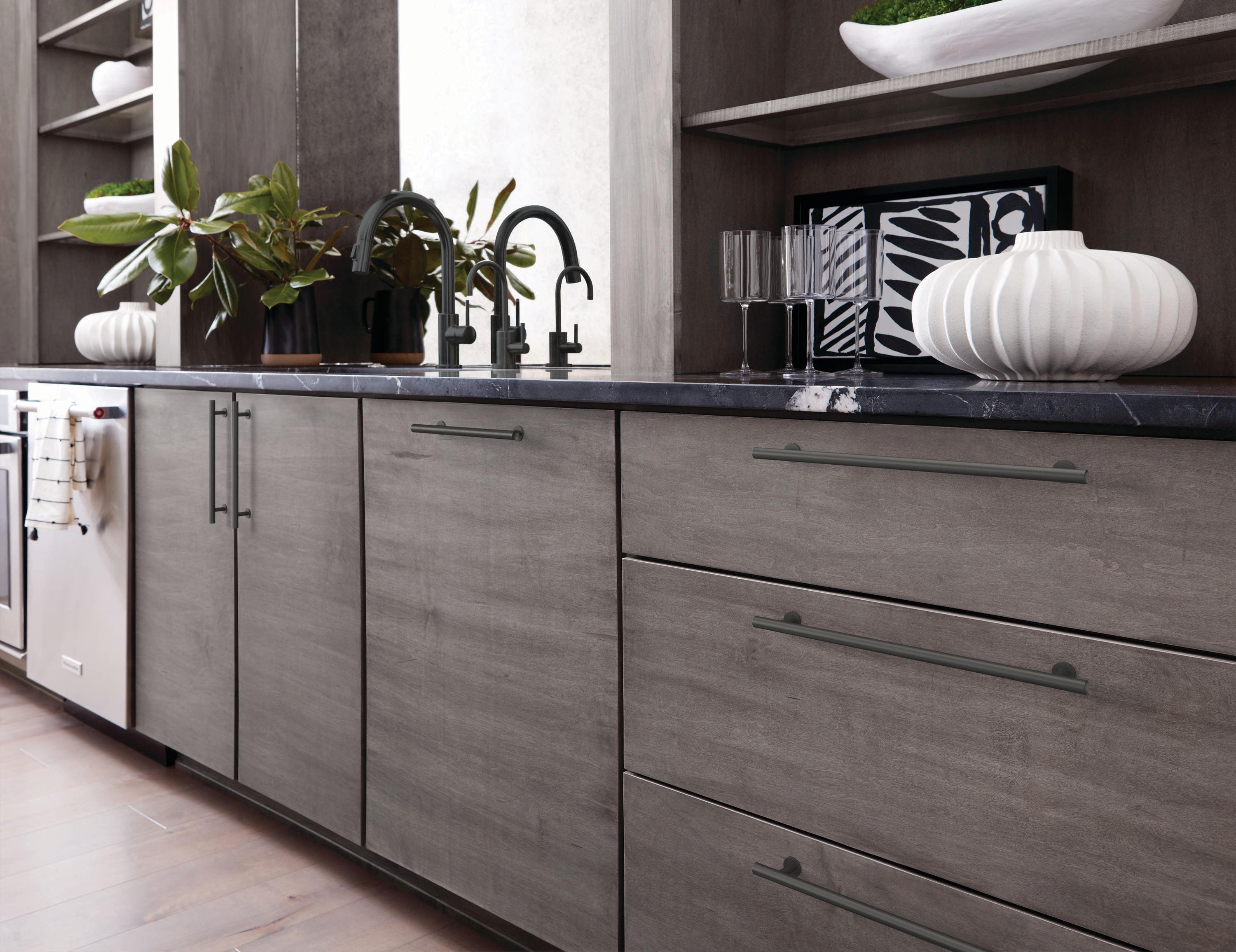Radius Bar Pull