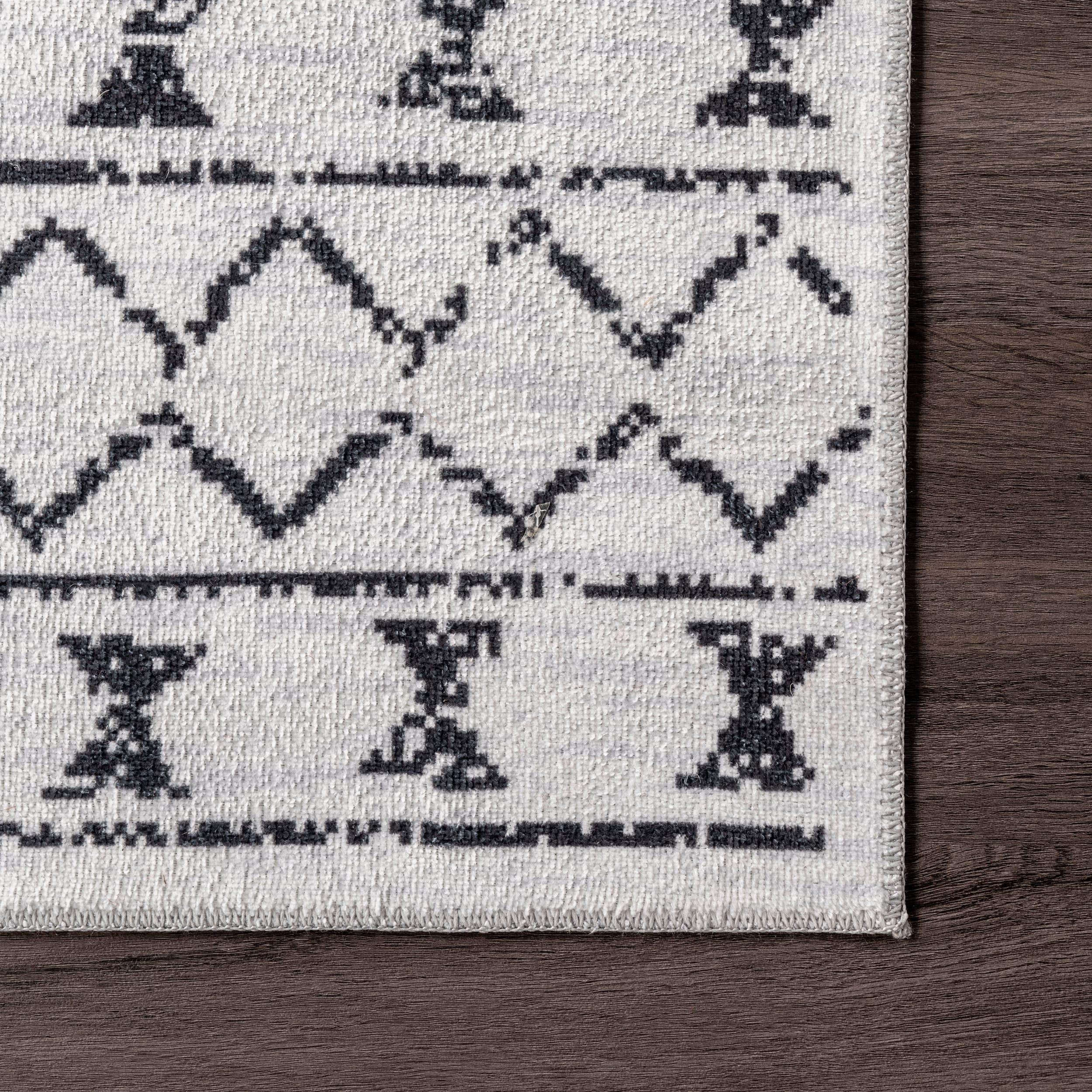 Nuloom Noa Geometric 6 Square Machine Washable Indoor Area Rug for Living Room Bedroom Dining Room Kitchen, White/Charcoal