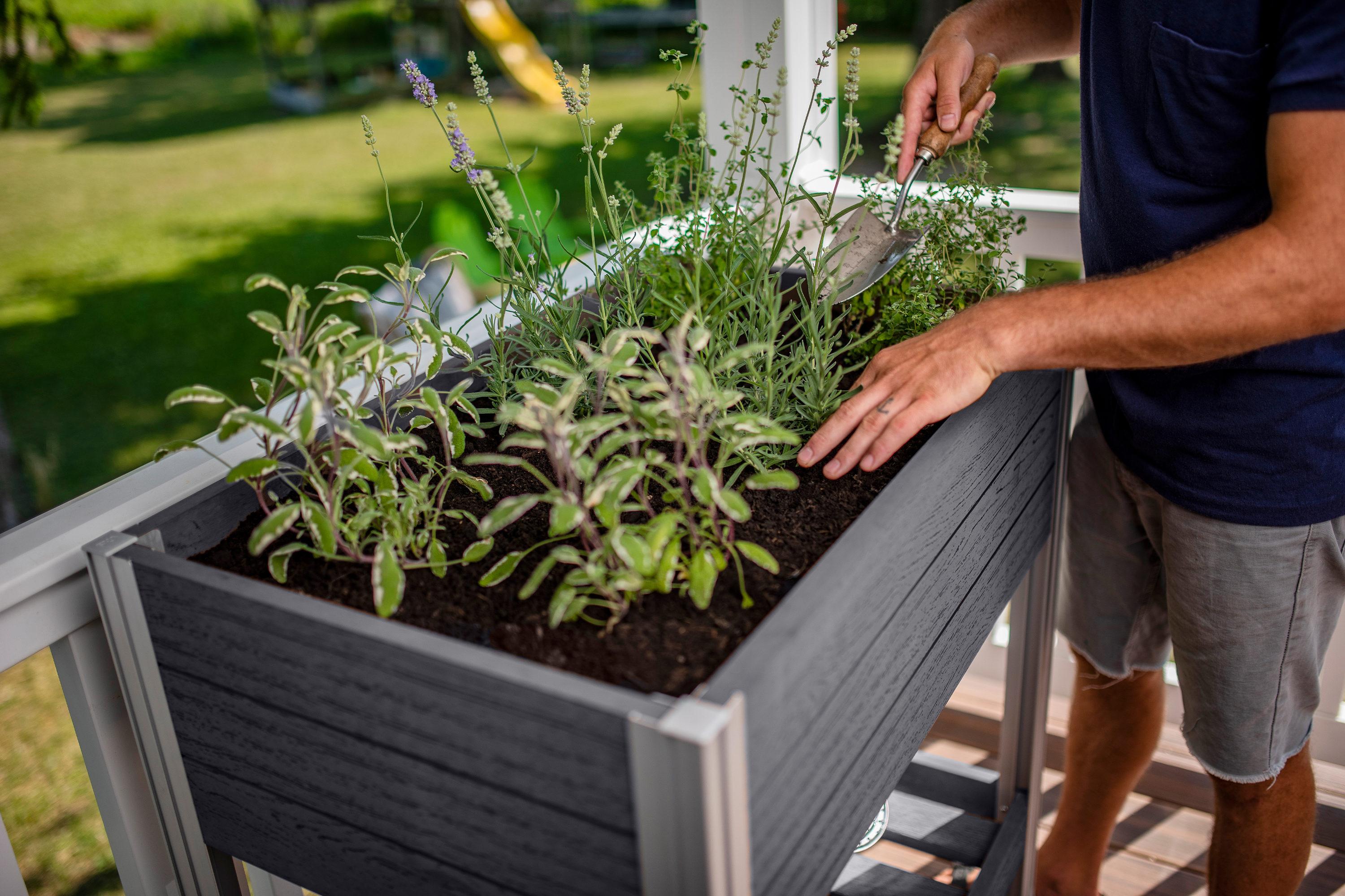 Urbana Elevated Planter