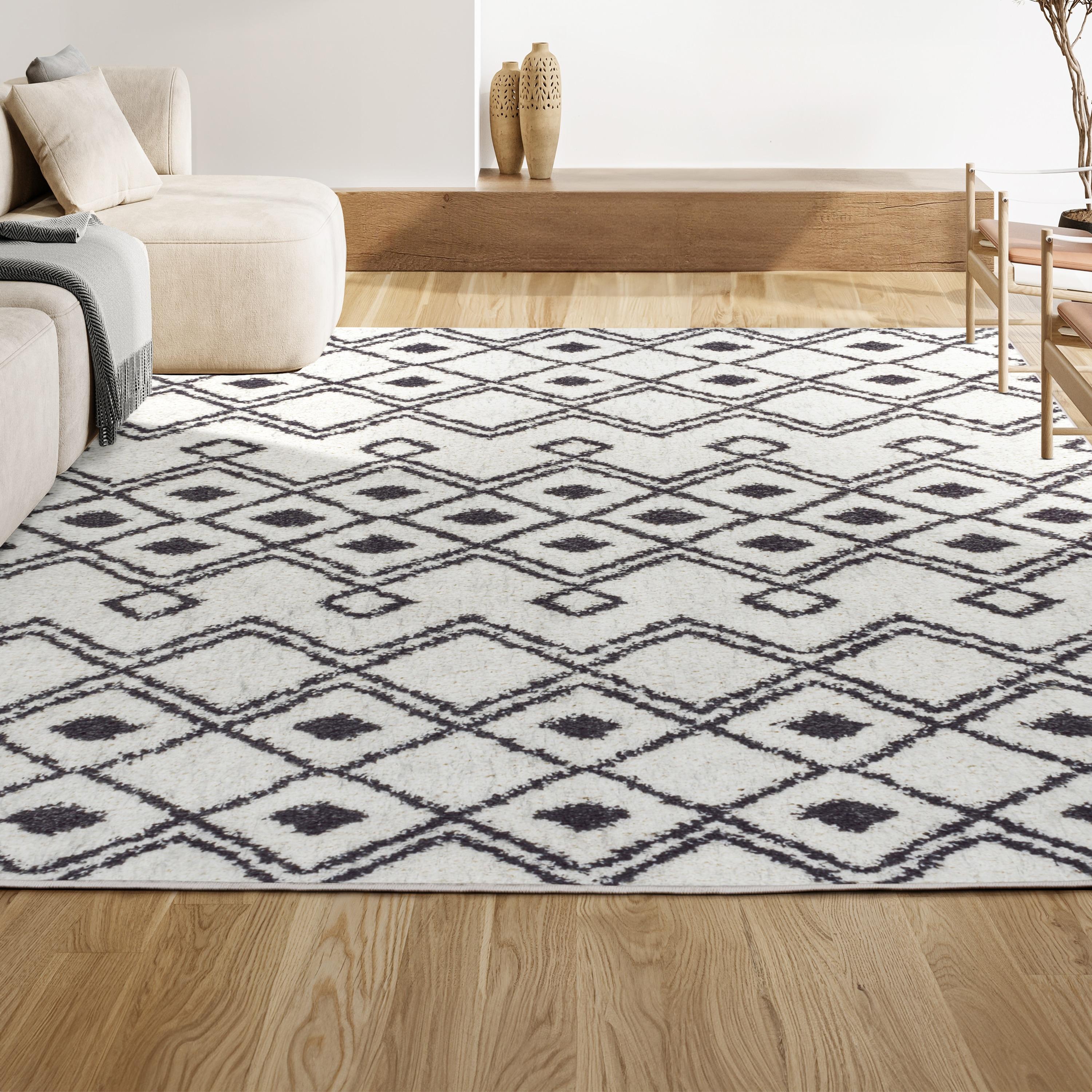 3'x5' Caimari Moroccan Diamond Shag Area Rug, White/Black - JONATHAN Y