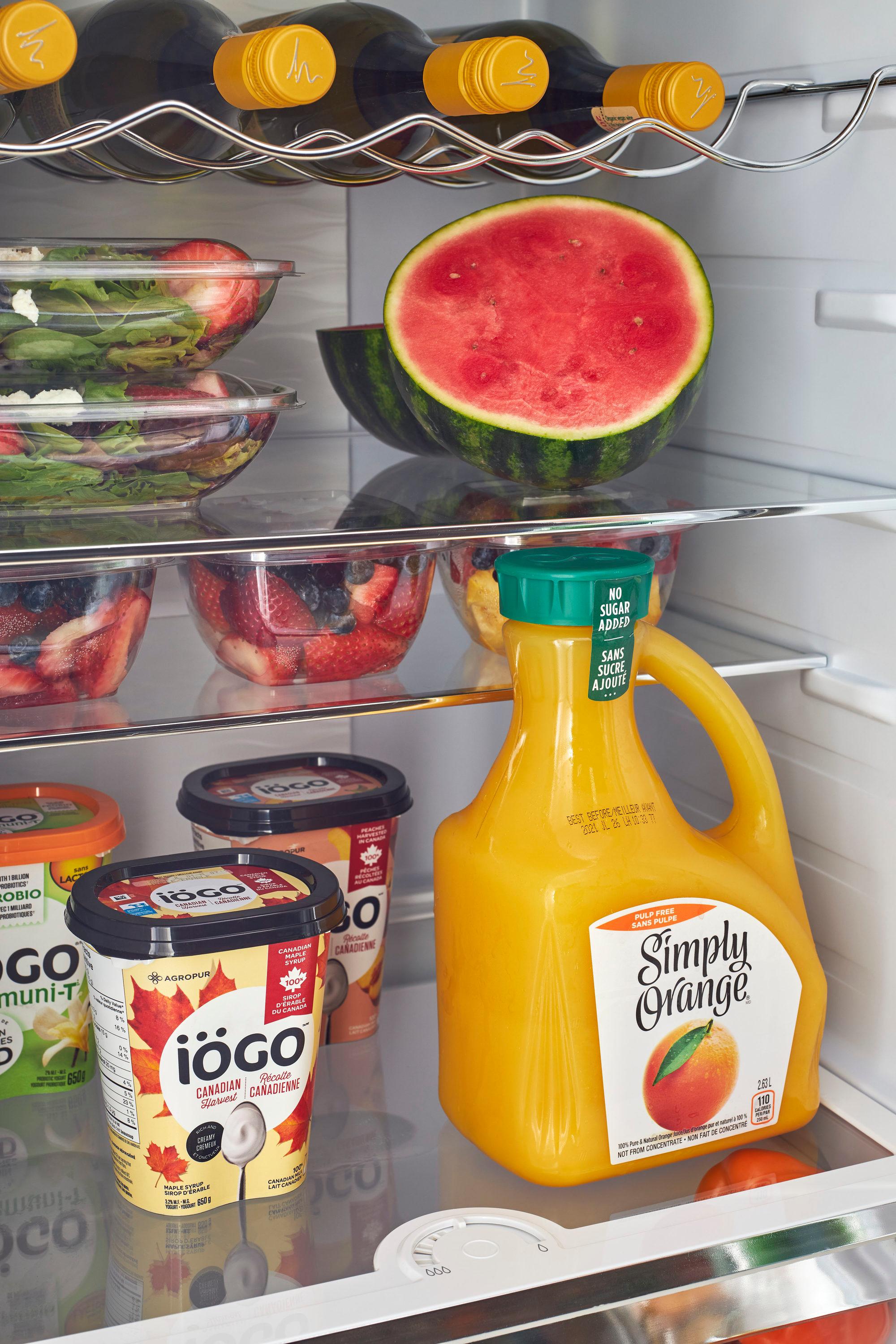 Unique Appliances Classic Retro 23.6" Frost-Free 11.7 cu. ft. Energy Star Certified Bottom Freezer Refrigerator UGP-330L W AC