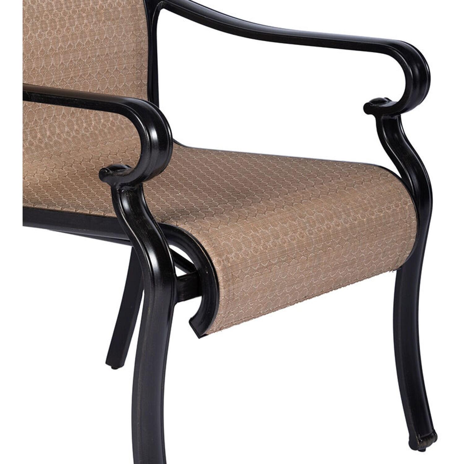 Hanover Brigantine Juego de Comedor Moderno para Exteriores de 7 Piezas / 4 Sillas con Cabestrillo, 2 Balancines Giratorios / Mesa con Tapa de 40'' x 70'' / Clima, Xido, Resistente a UV / Bronceado / BRIGDN7PCSW-2