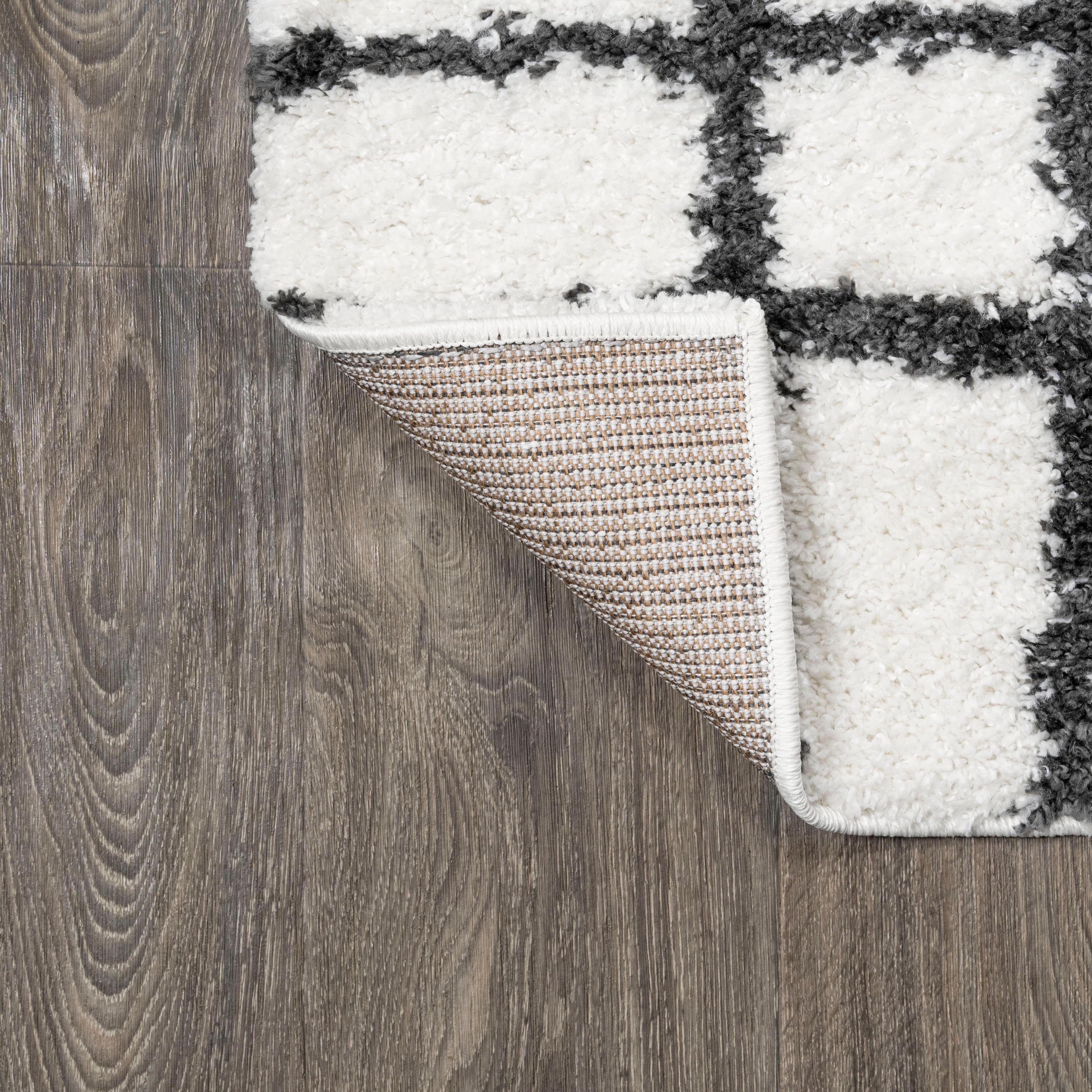 4'x6' Arenal Geometric Grid Shag Area Rug, White/Black - JONATHAN Y