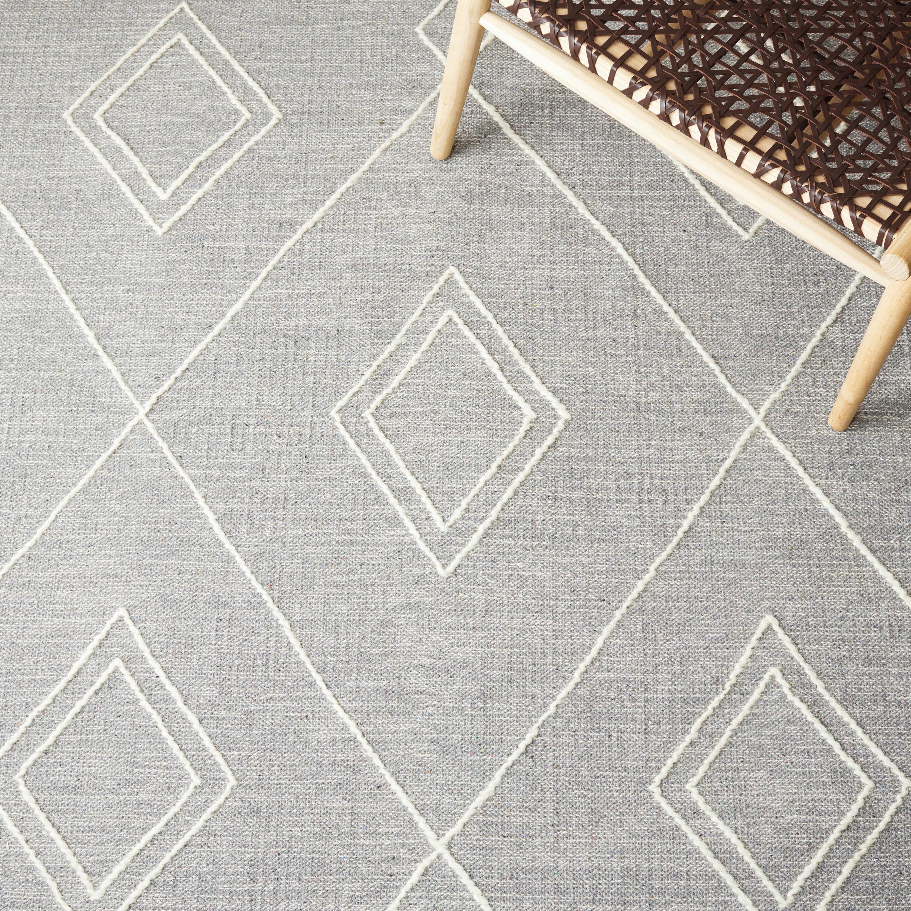 Steelside™ Holtby Southwestern Handmade Flatweave Gray/Ivory Area Rug