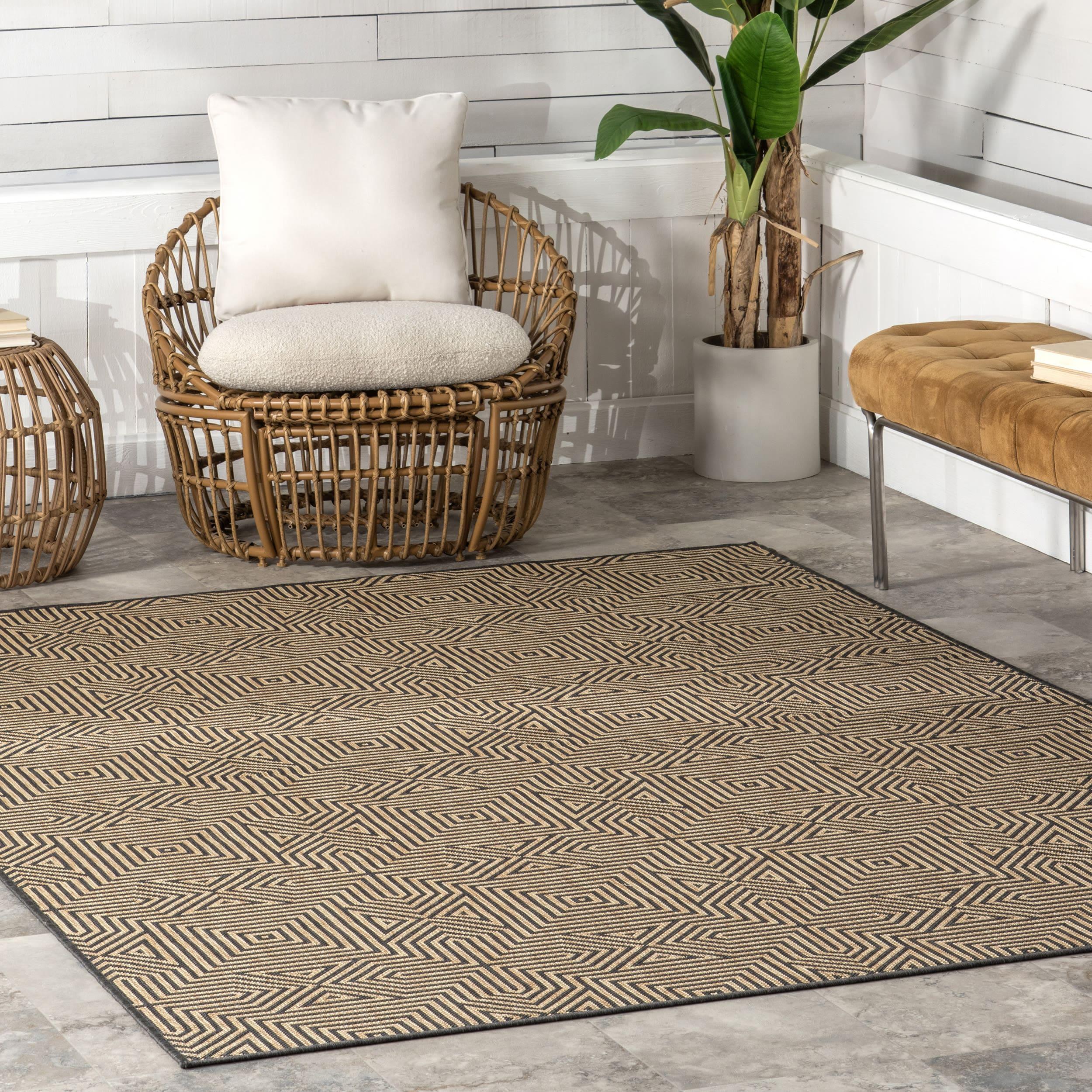 Nuloom Kelsey Geometric 7x9 Indoor/Outdoor Area Rug for Living Room Patio Deck Front Porch Kitchen, Charcoal/Brown