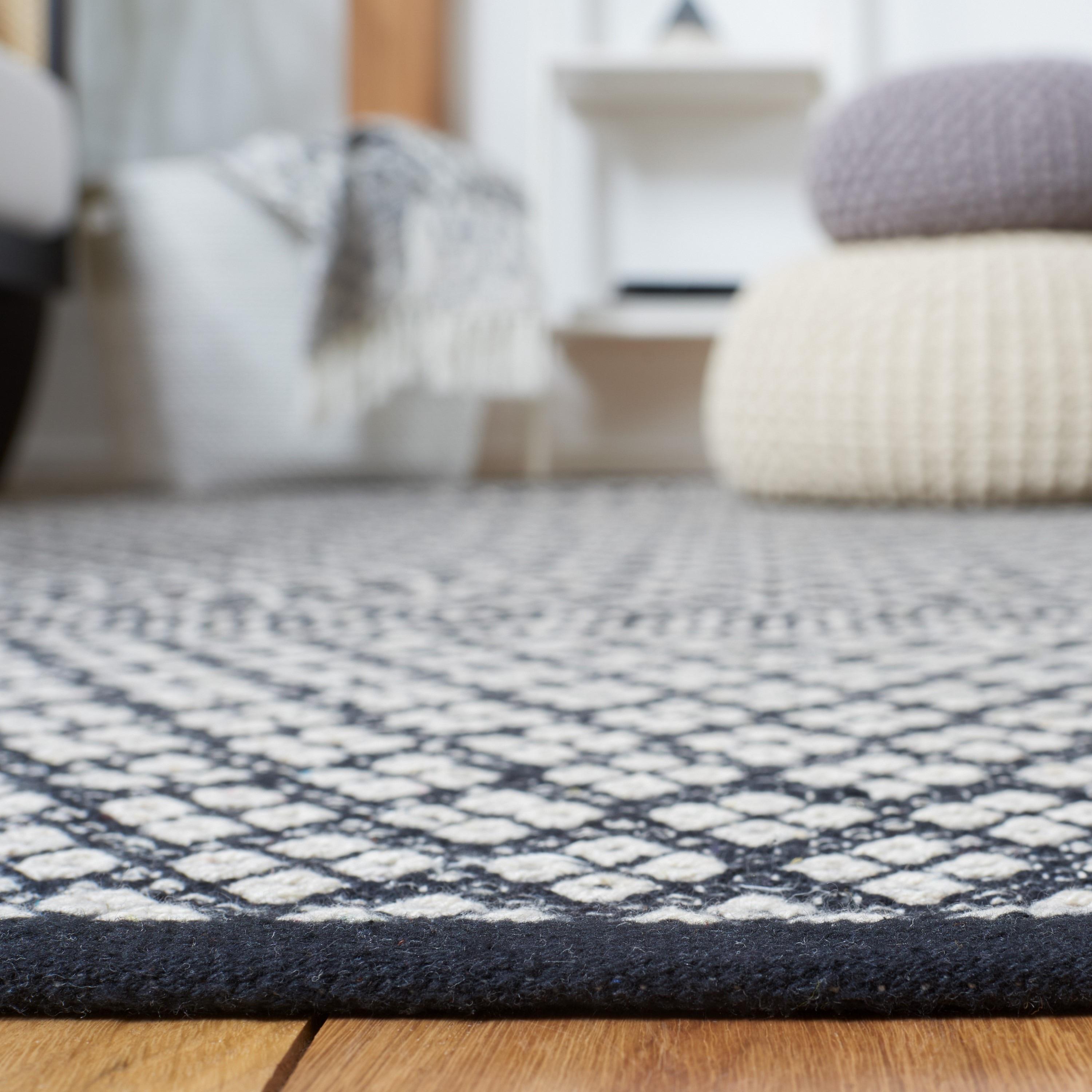Kilim KLM703 Hand Woven Runner Rug - Black/Ivory - 2'3"x9' - Safavieh.