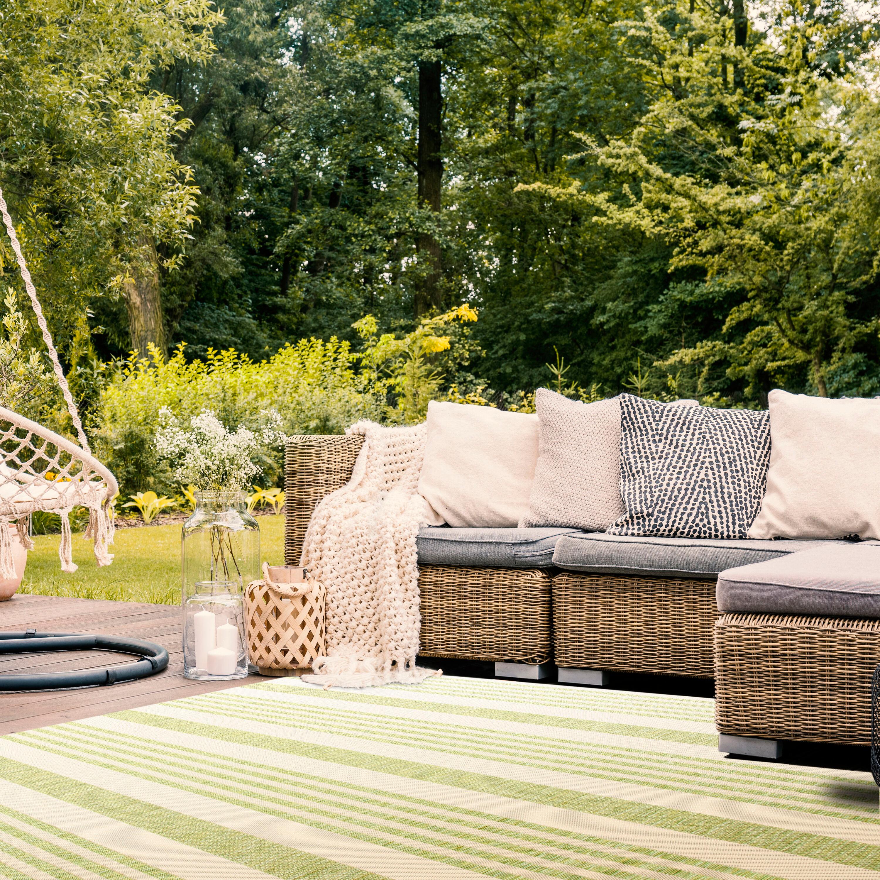 Courtyard CY6062 Power Loomed Indoor/Outdoor Area Rug - Beige/Sweet Pea - 4'x4' - Safavieh.