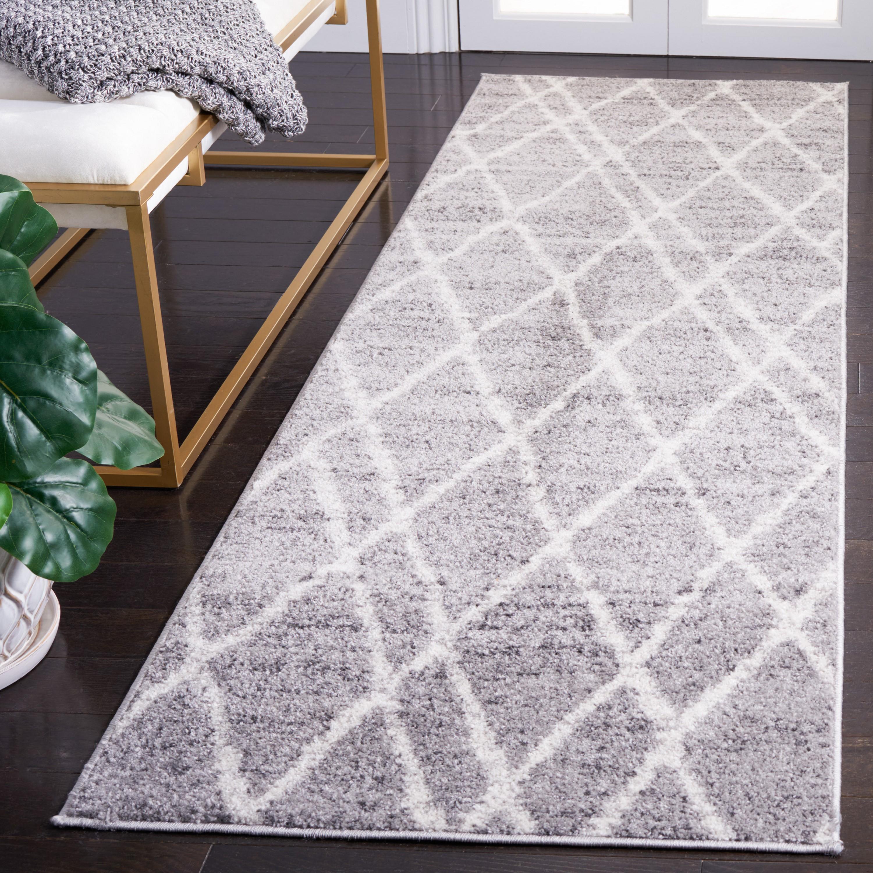 Adirondack ADR128 Power Loomed Runner Rug - Ivory/Silver - 2'6"x6' - Safavieh.