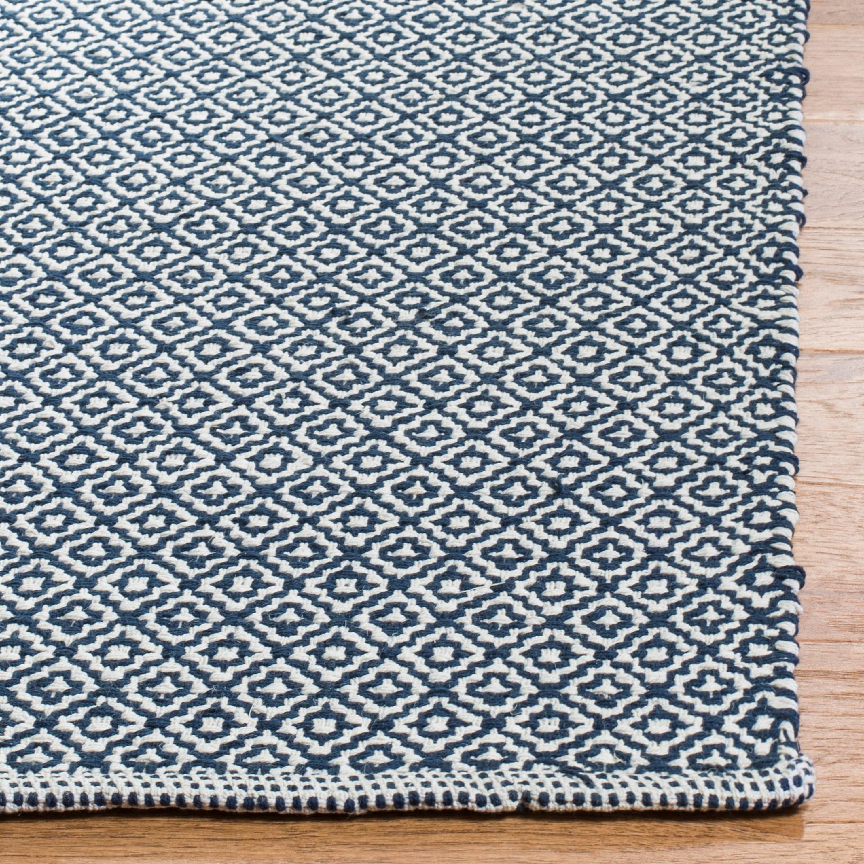 Montauk MTK717 Hand Woven Indoor Accent Rug - Ivory/Navy - 3'x5' - Safavieh.