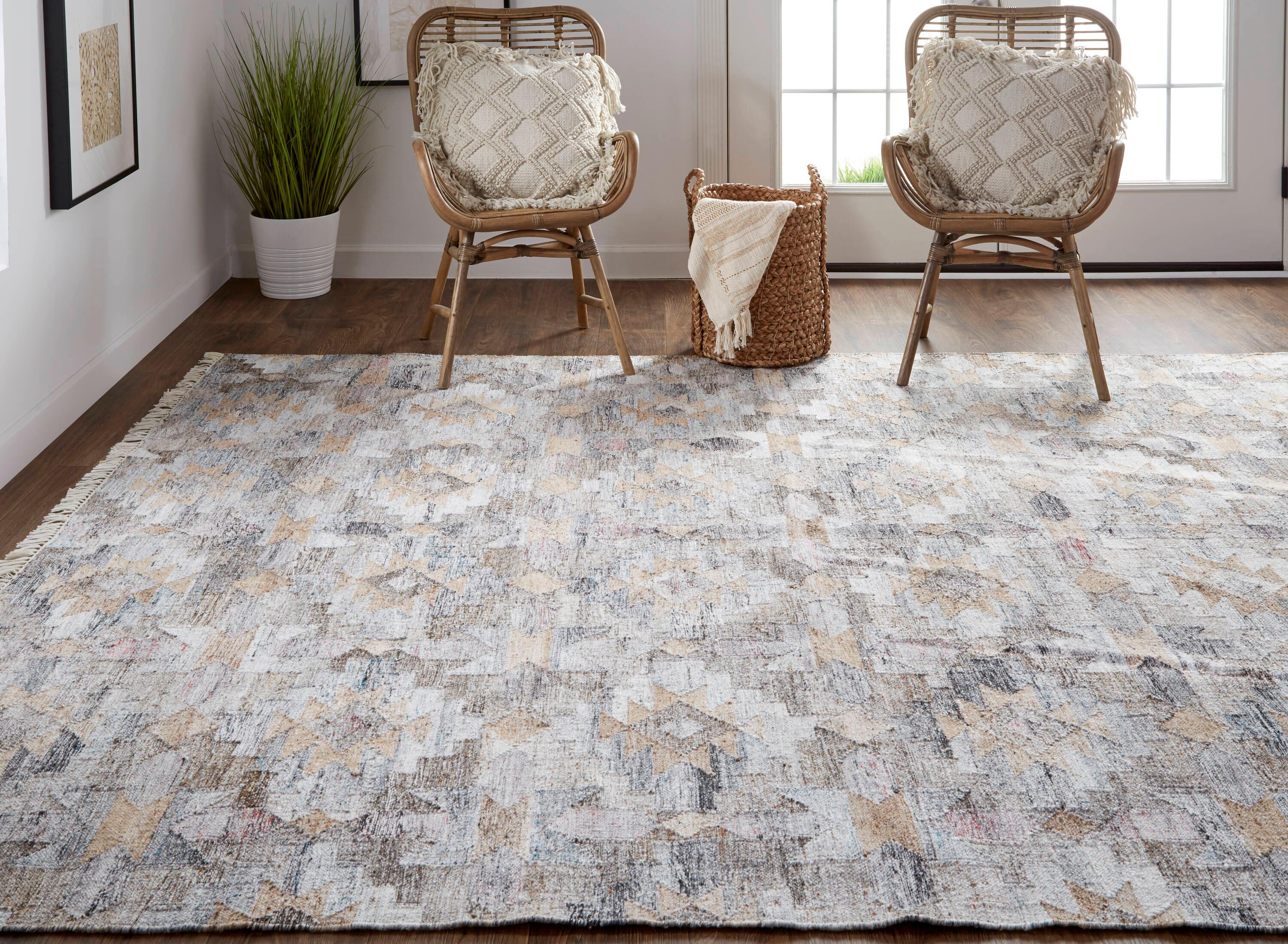 Eco-Friendly Geometric Gray Synthetic 24" Rug