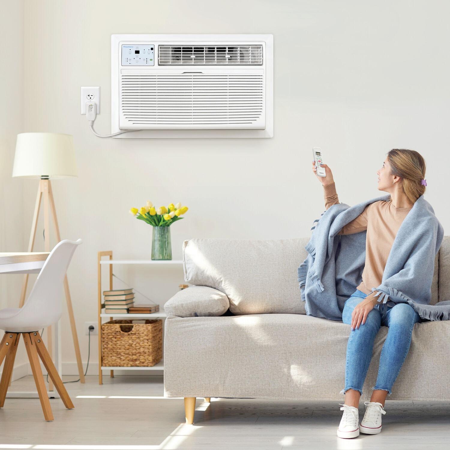 12,000 BTU 230V Through-the-Wall Air Conditioner with 10,600 BTU Supplemental Heat Capability