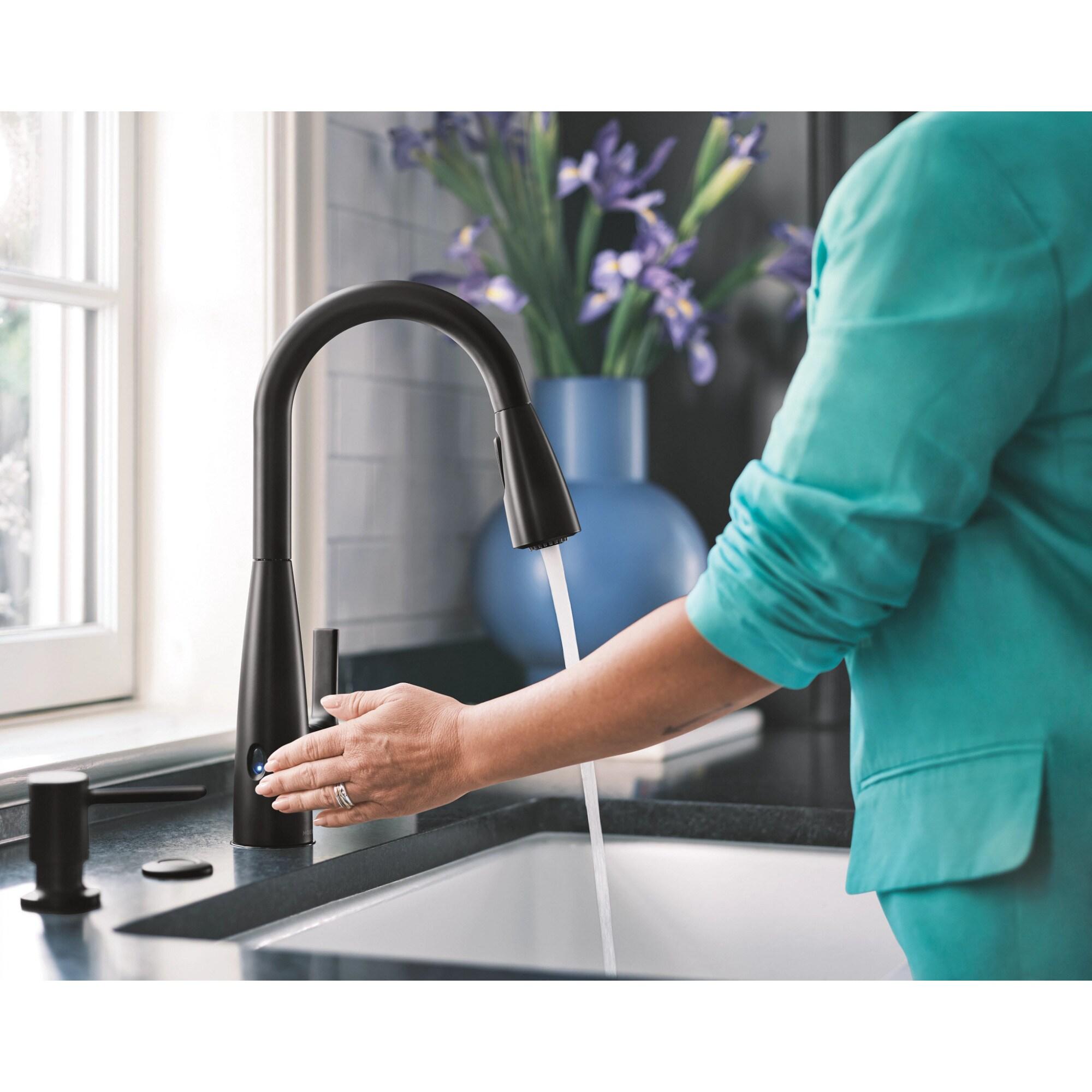 Moen 87627EIBL Haelyn Single-Handle Pull-Down Sprayer Kitchen Faucet with ColorCue Temperature Indicator, Matte Black
