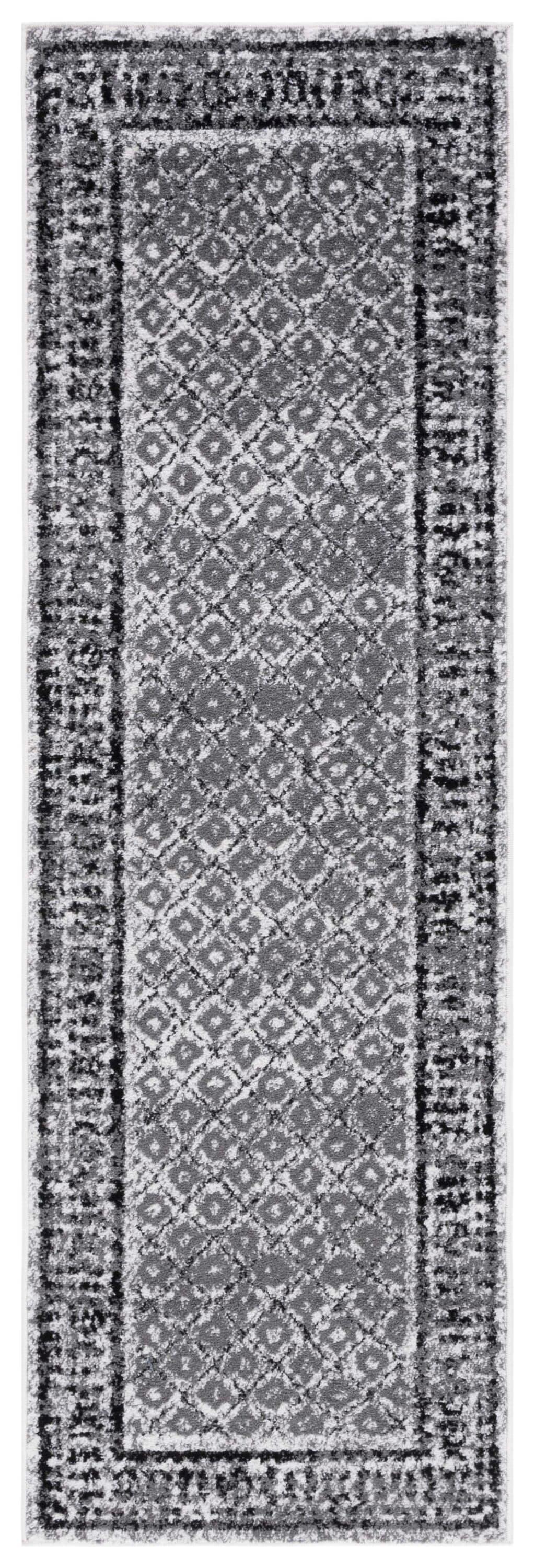 Adirondack ADR110 Machine Made Indoor Runner - Ivory/Silver - 2'-6"x8' - Safavieh