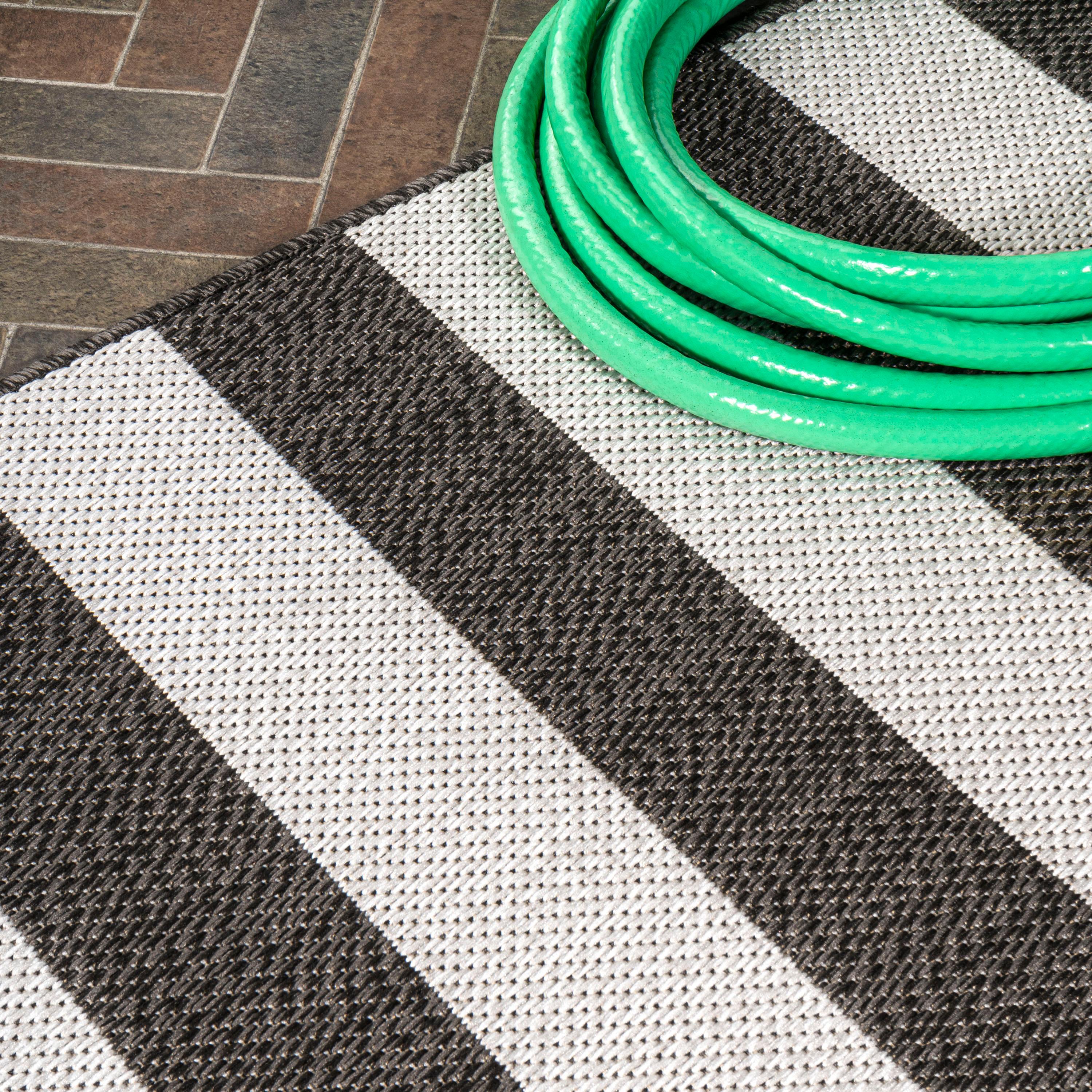 3' x 5' Negril Two-Tone Wide Stripe Indoor/Outdoor Area Rug, Black/Cream - JONATHAN Y