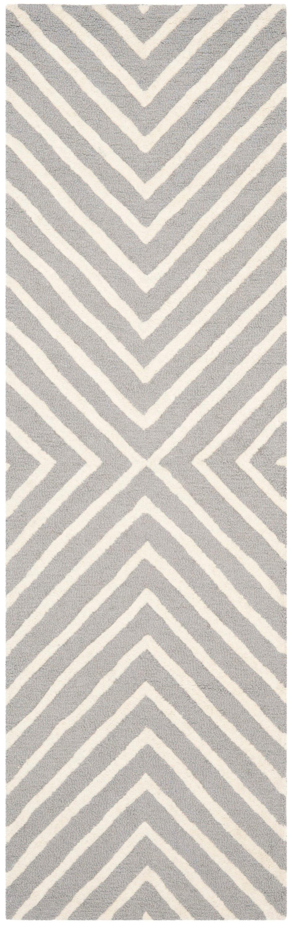Cambridge CAM129 Hand Tufted Area Rug  - Safavieh