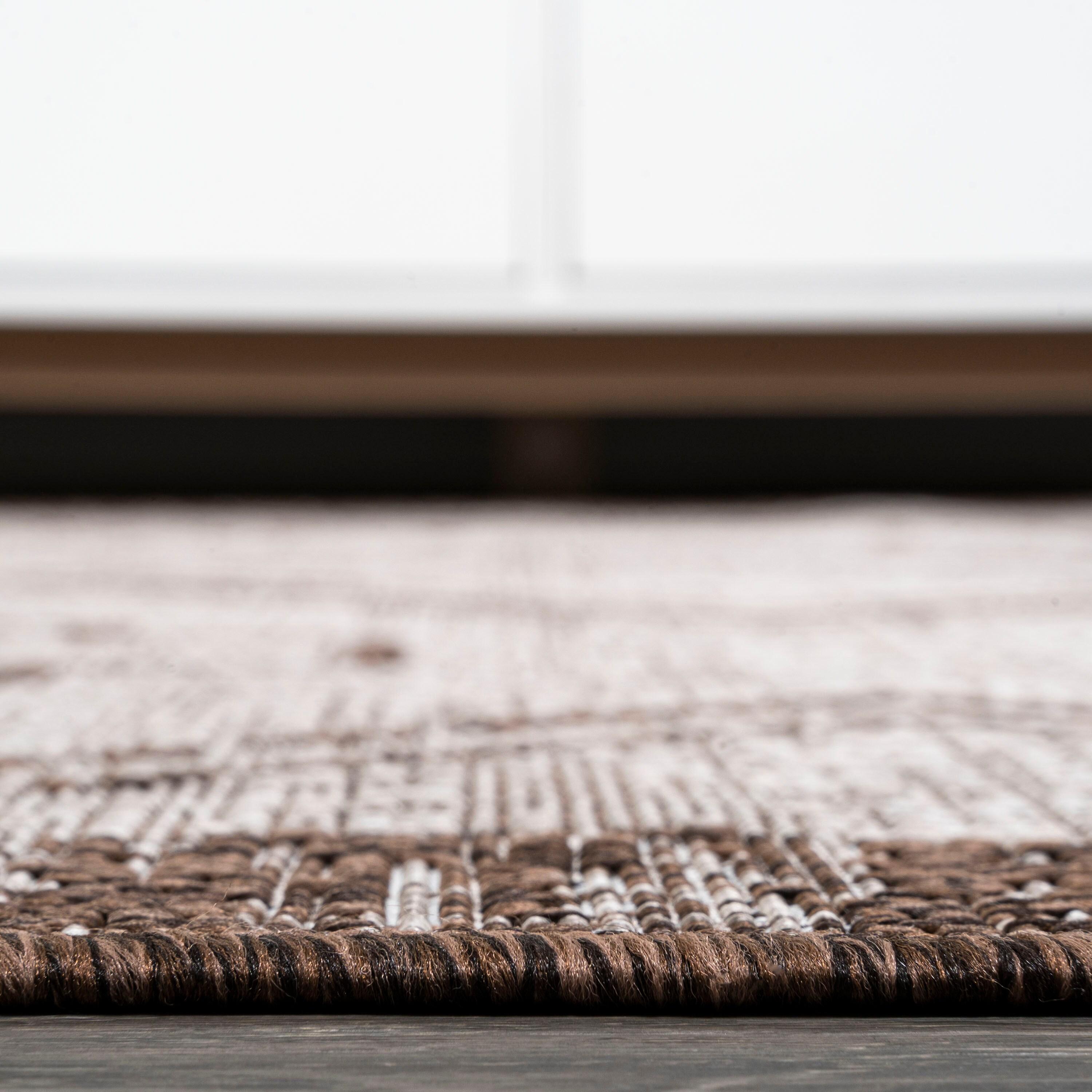 4'x6' Marokko Diamond  Medallion Indoor/Outdoor Area Rug, Beige/Brown - JONATHAN Y
