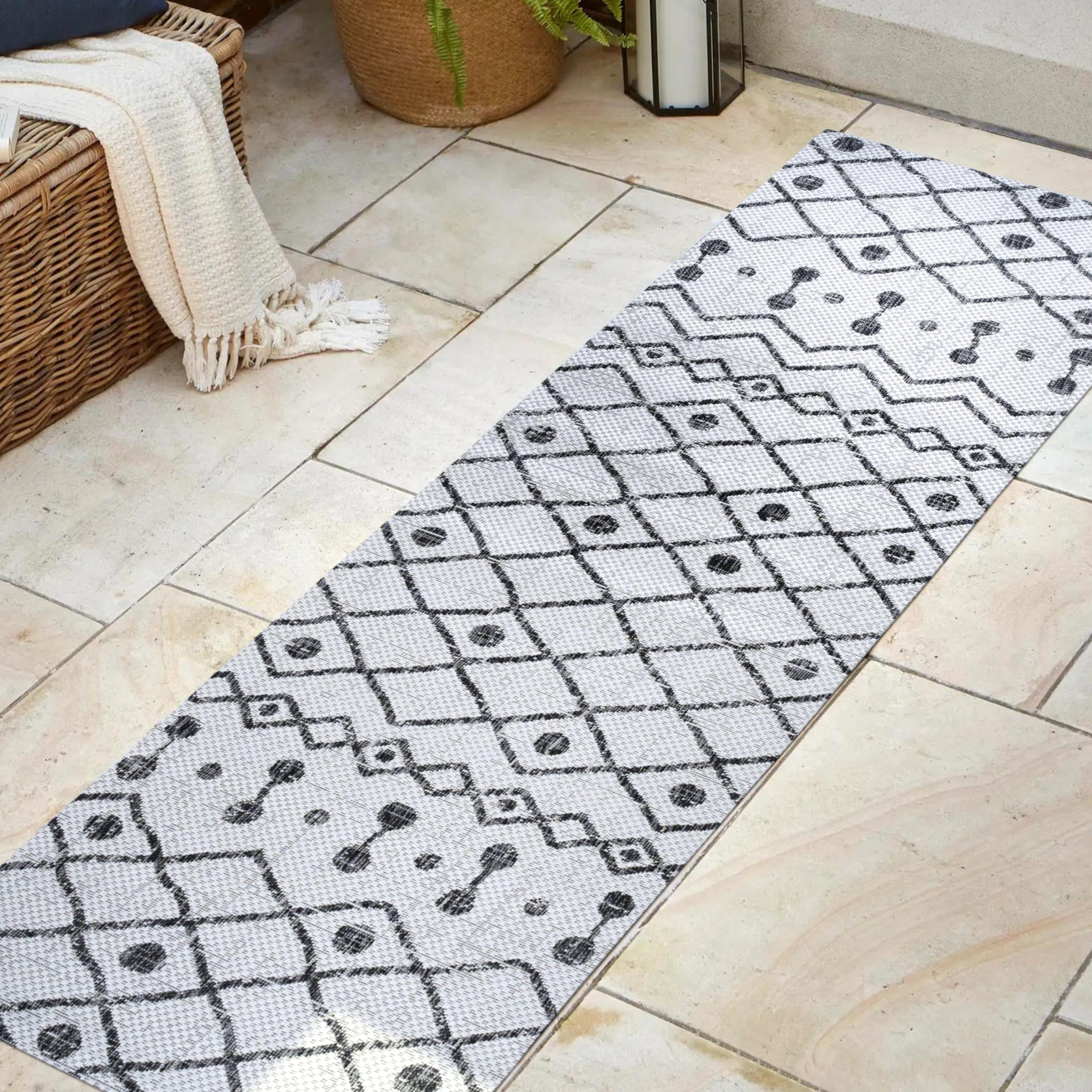 2'x10' Nokat Modern Bohemian Styled Indoor/Outdoor Runner Rug, Ivory/Black - JONATHAN Y