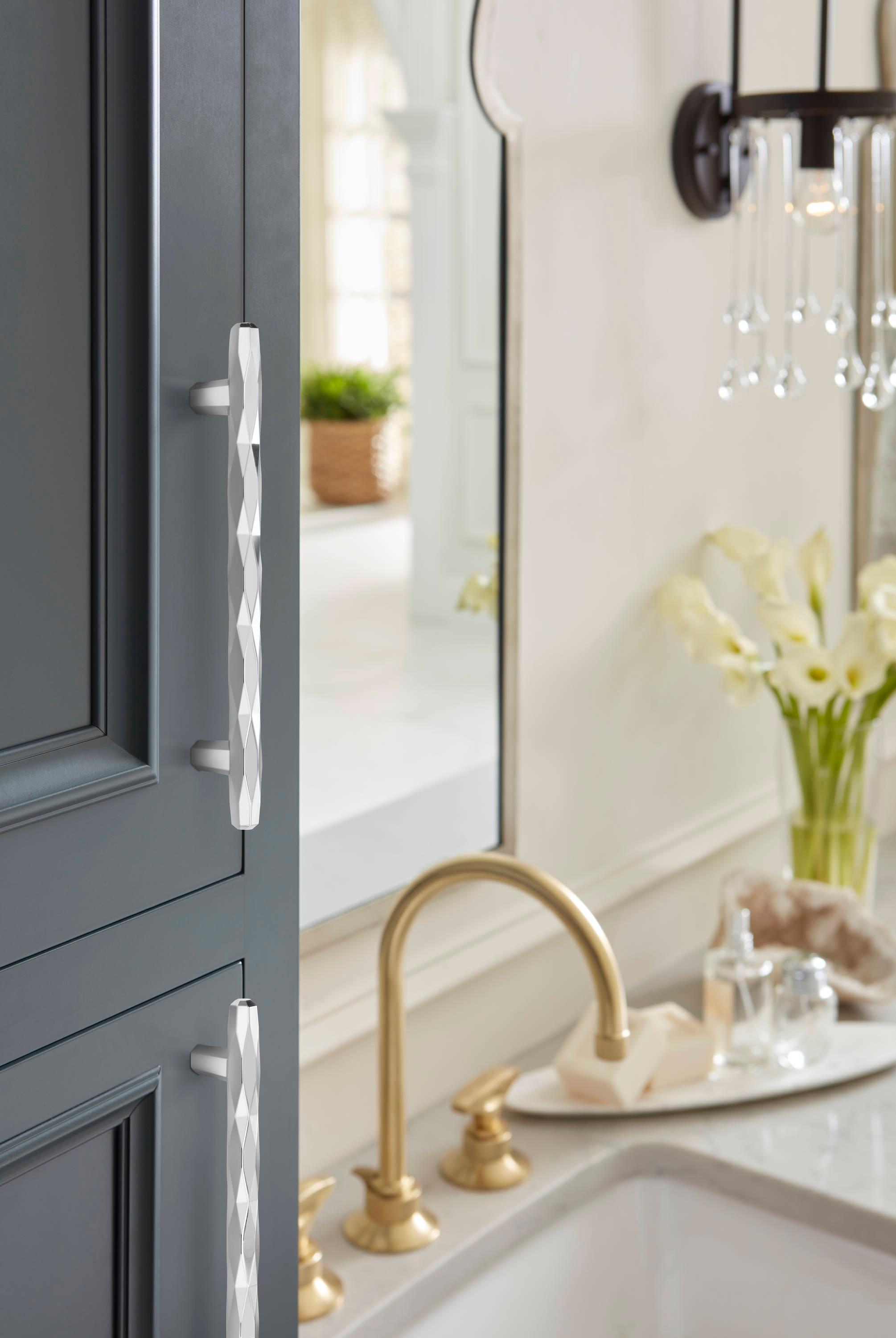 St. Vincent 6 5/16" Center to Center Bar Pull