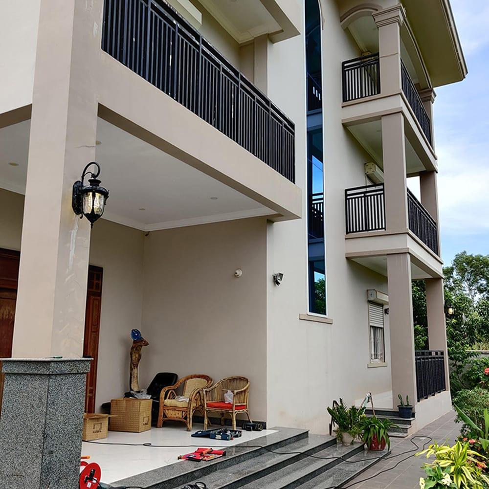 Fleur De Lis Living Stockard 1-Light Waterproof Outdoor Wall Light