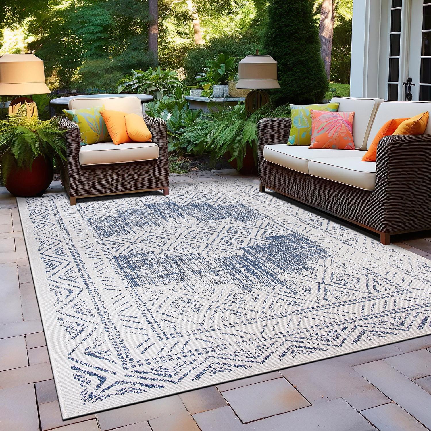 Nuloom Kandace Geometric 5x8 Indoor/Outdoor Area Rug for Living Room Patio Deck Front Porch Kitchen, Blue/Ivory