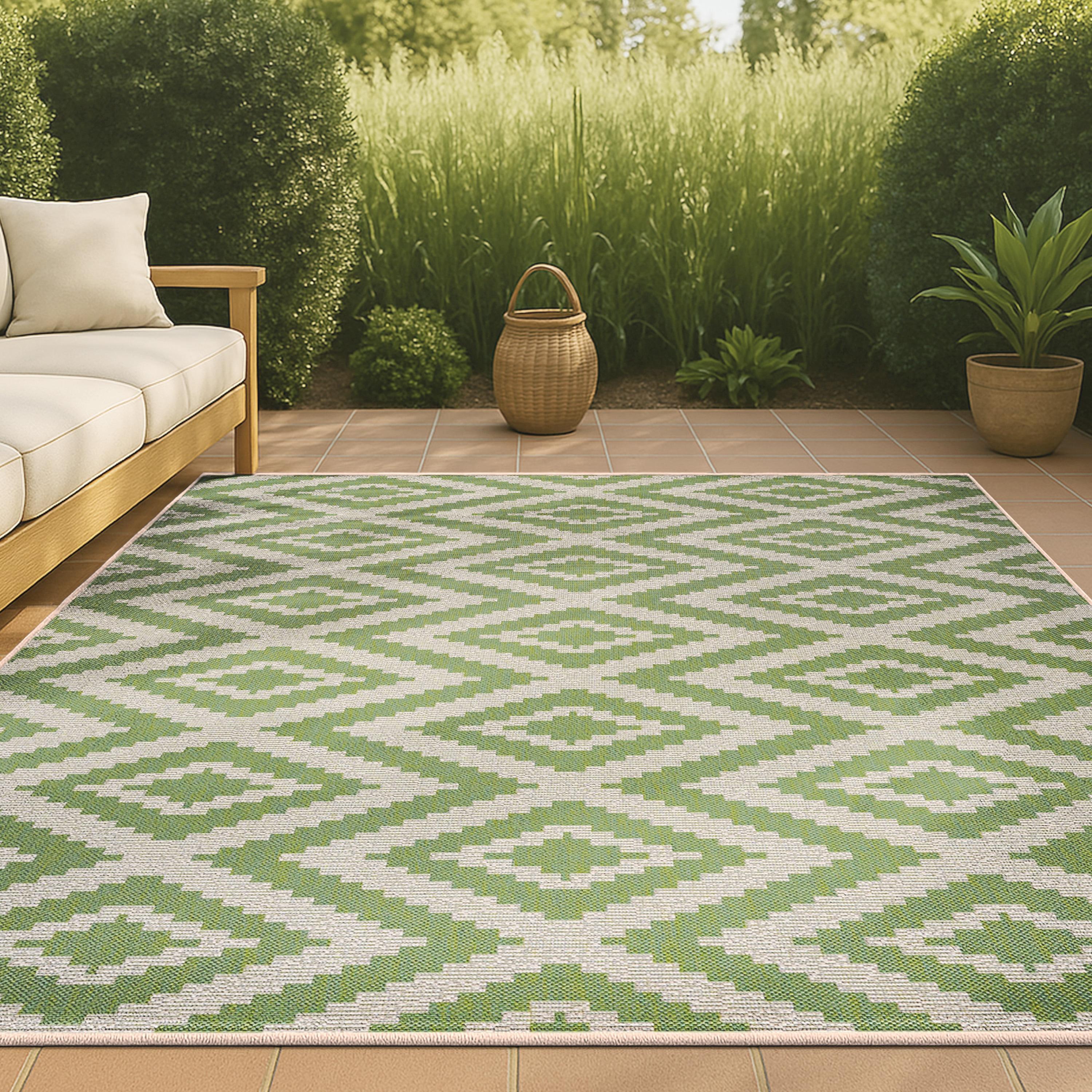 4'x6' Sintra Diamond Indoor/Outdoor Area Rug, Green/Cream - JONATHAN Y