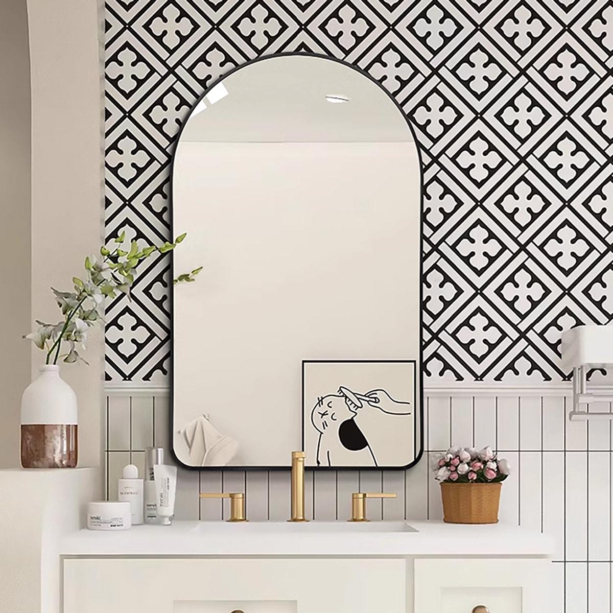 Decor Wonderland B803LK 19.6 x 31.5 in. Rita Black Metal Framed Oval Wall Mirror