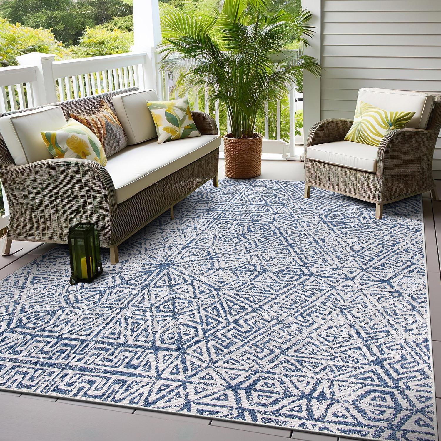 Nuloom Kandace Geometric 5x8 Indoor/Outdoor Area Rug for Living Room Patio Deck Front Porch Kitchen, Blue/Ivory