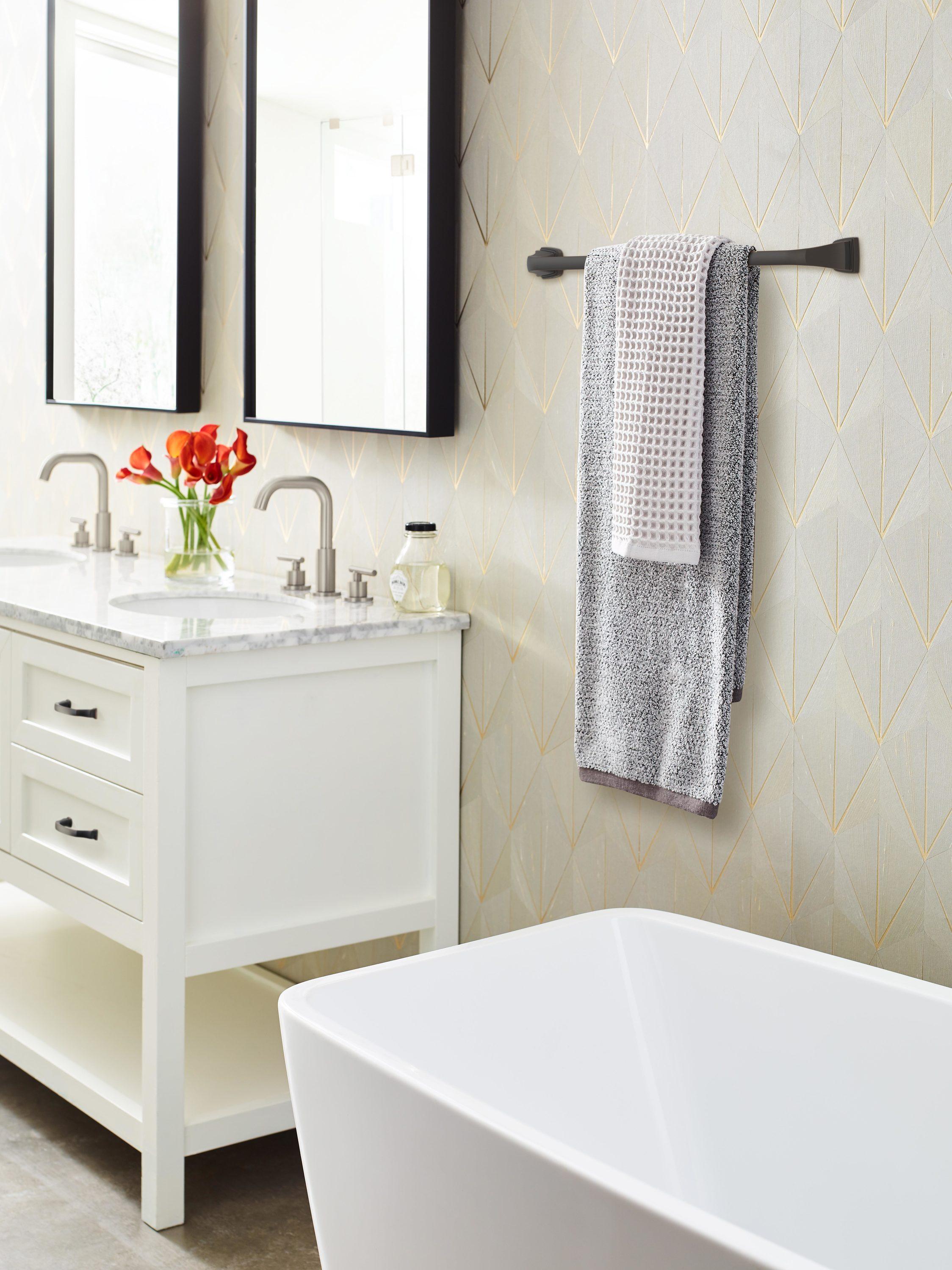 Amerock Revitalize Oil-Rubbed Bronze 24 inch (610mm) Towel Bar