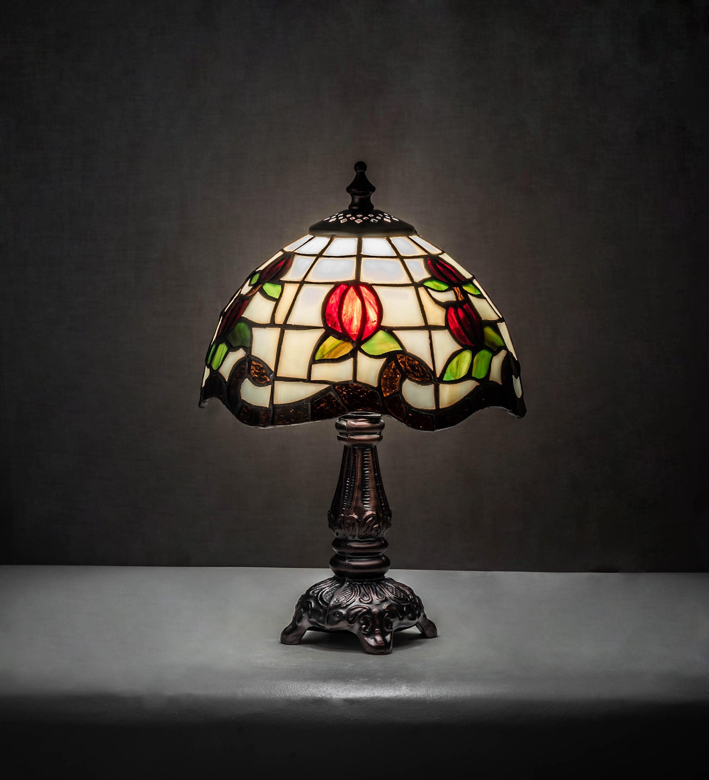 Elegant Victorian Tiffany-Style Stained Glass Table Lamp with Bronze Base