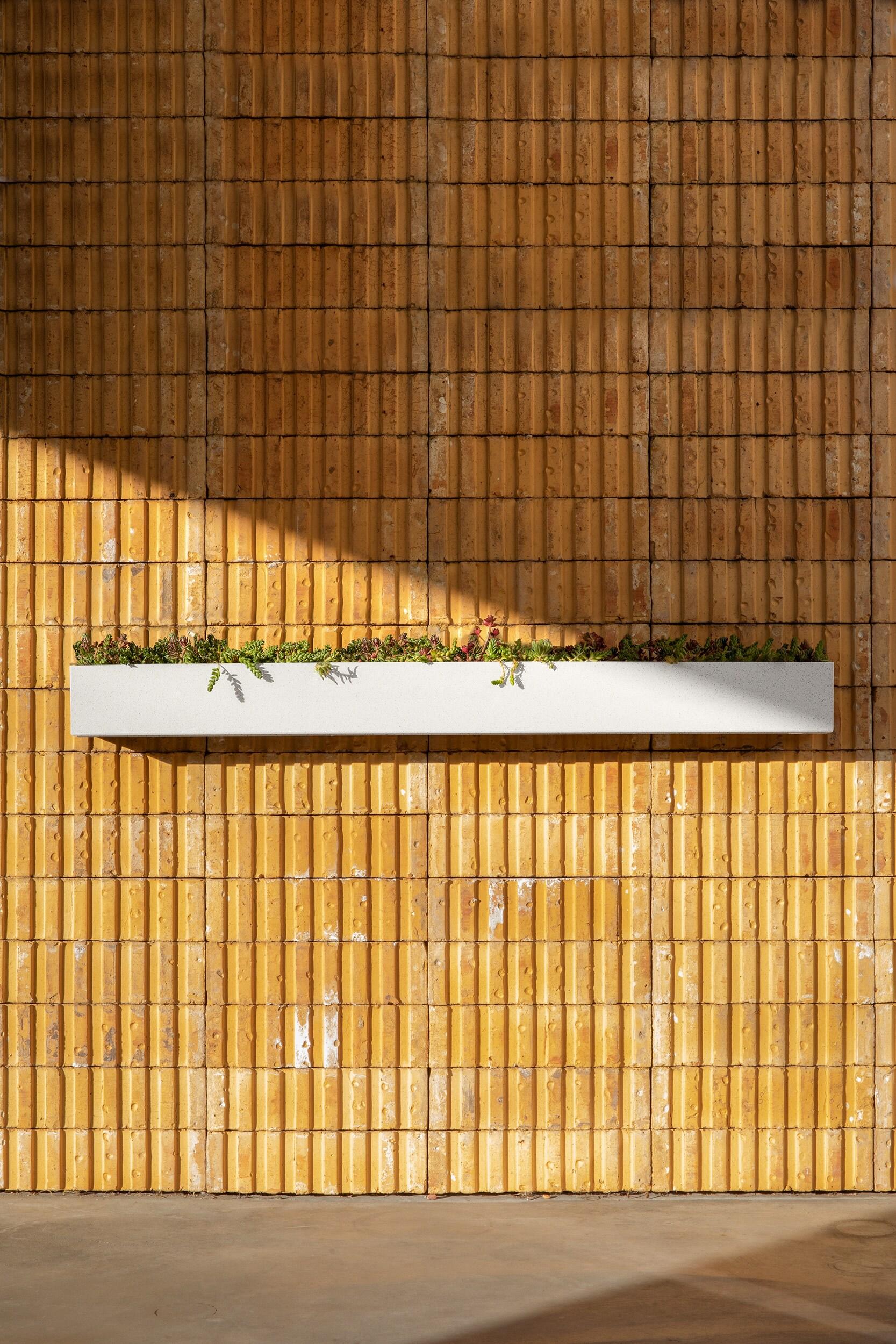 Veradek Geo Series Plastic Trough Hanging Planter