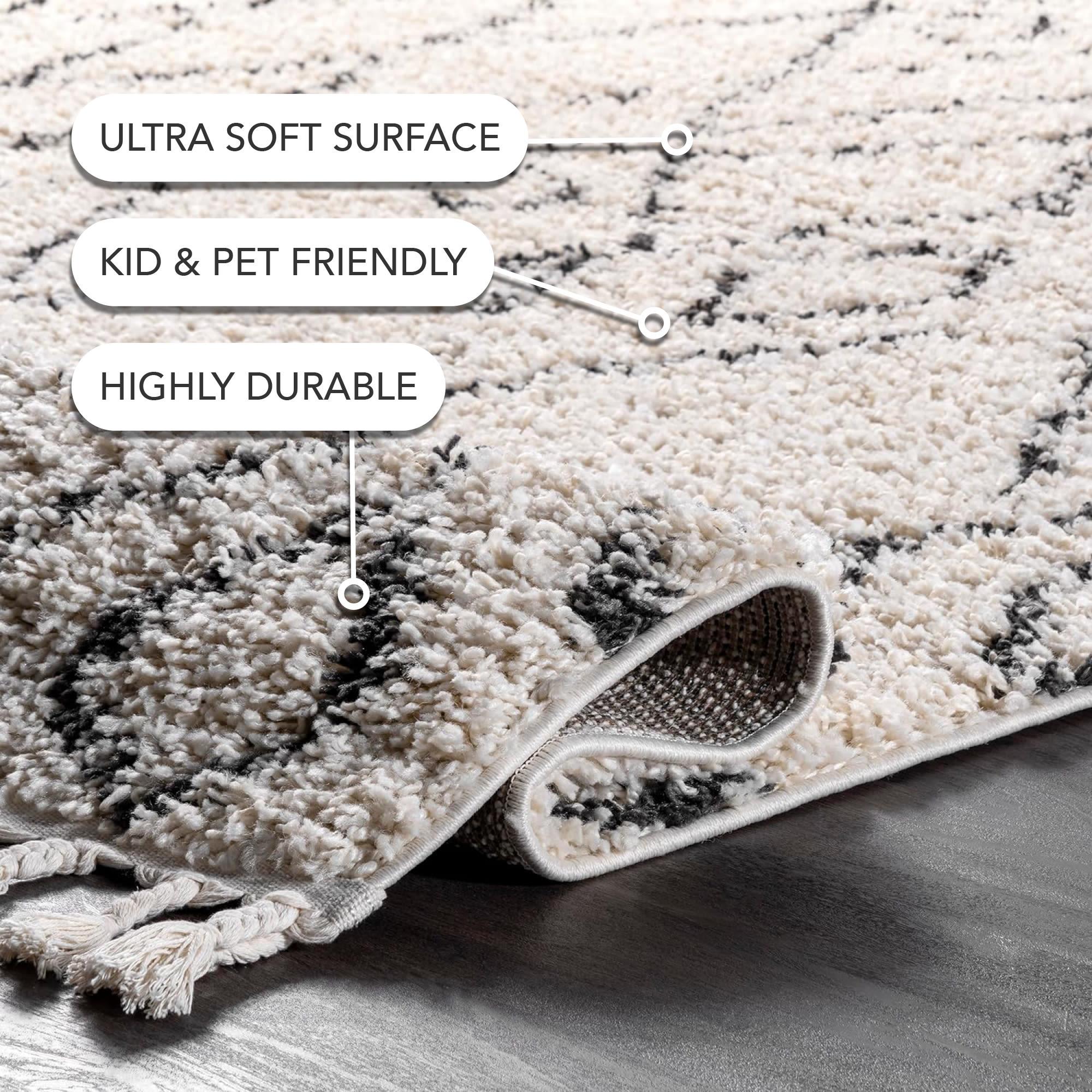 Nuloom Nieves Moroccan Oval 5x8 Indoor Area Rug for Living Room Bedroom Dining Room, Off White/Dark Grey